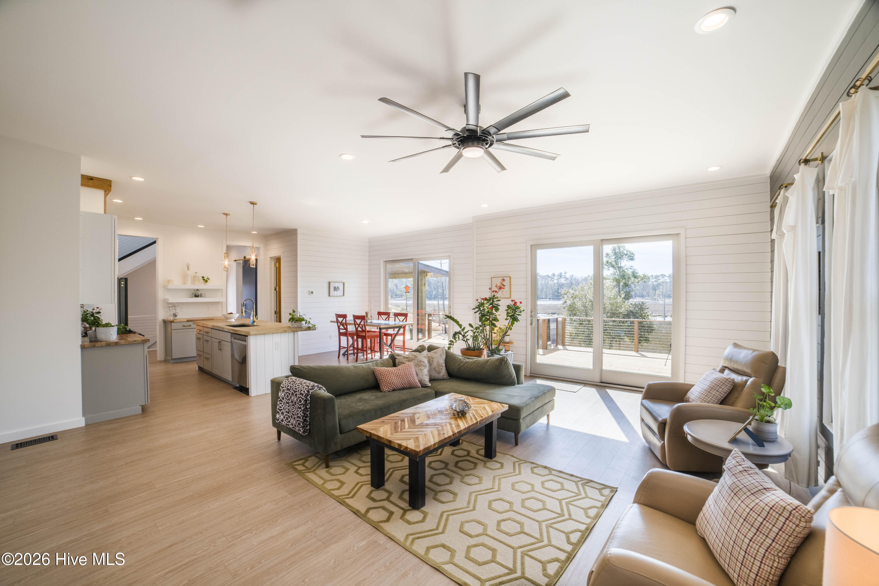 100554850 | Photo 57