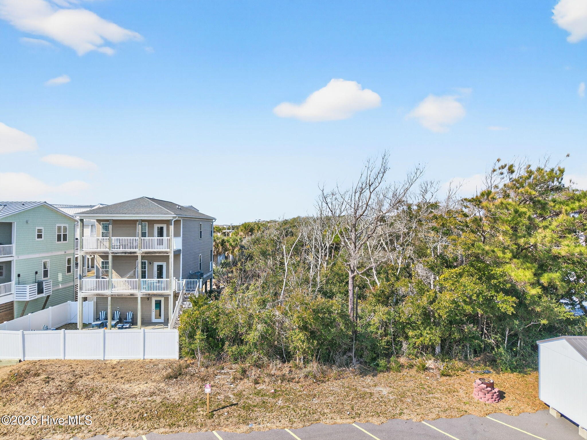 100553915 | Photo 15