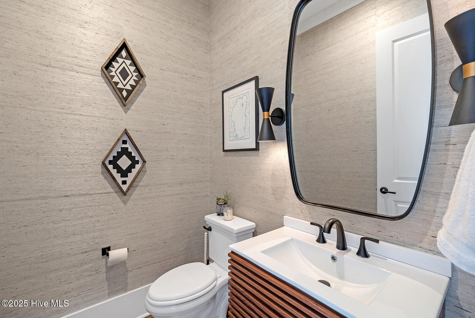 100533871 | Photo 15