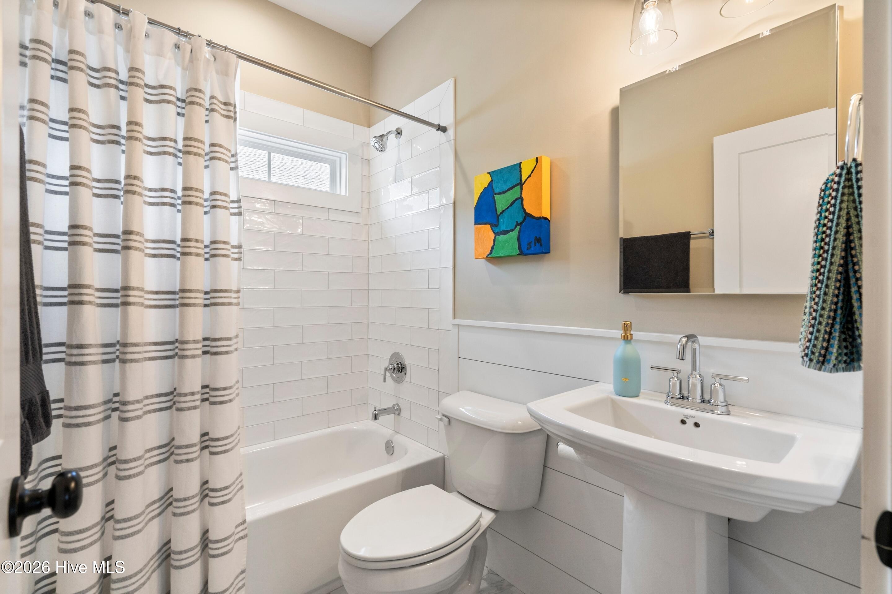 100559933 | Photo 18