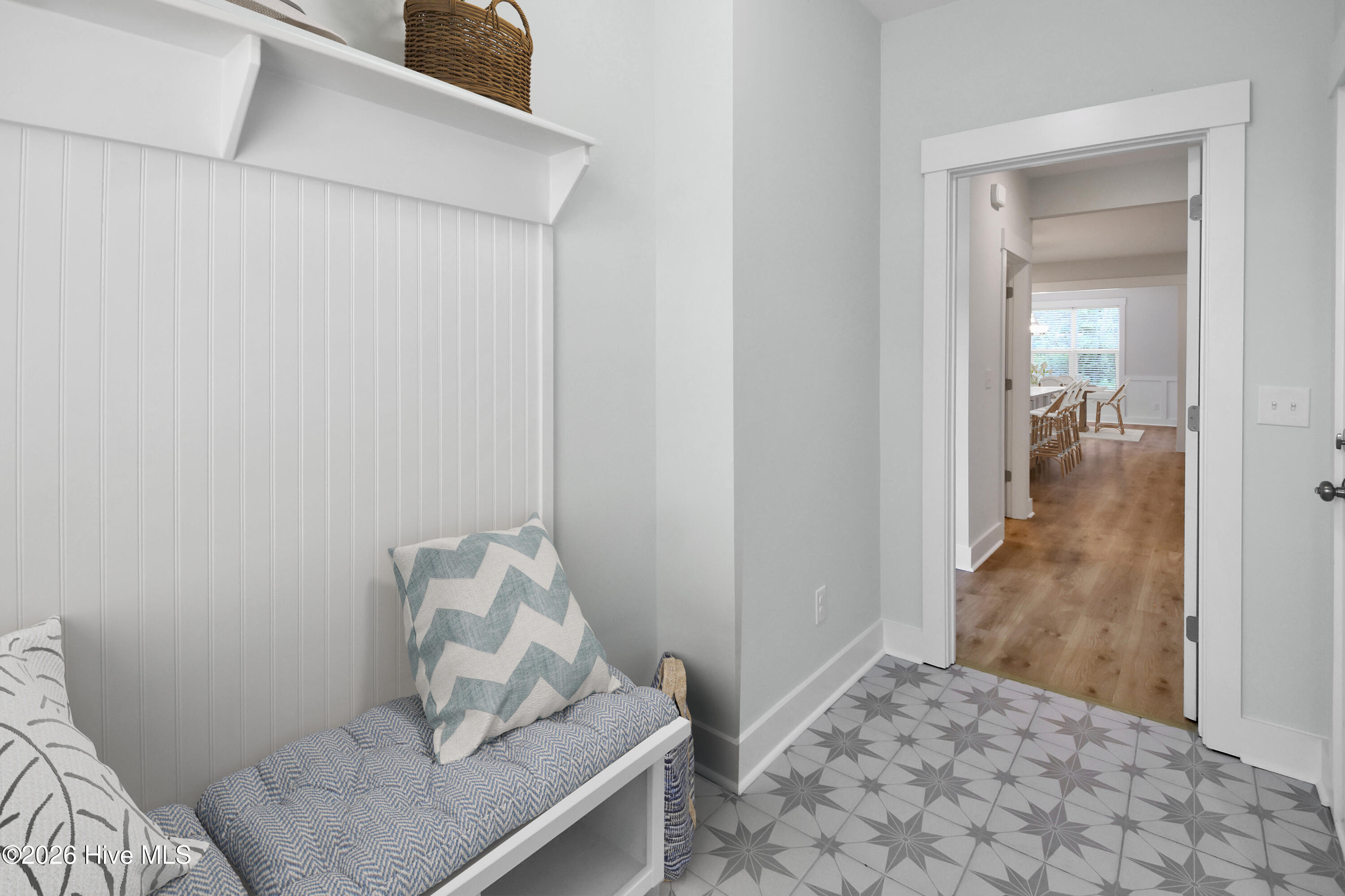 100570636 | Photo 14