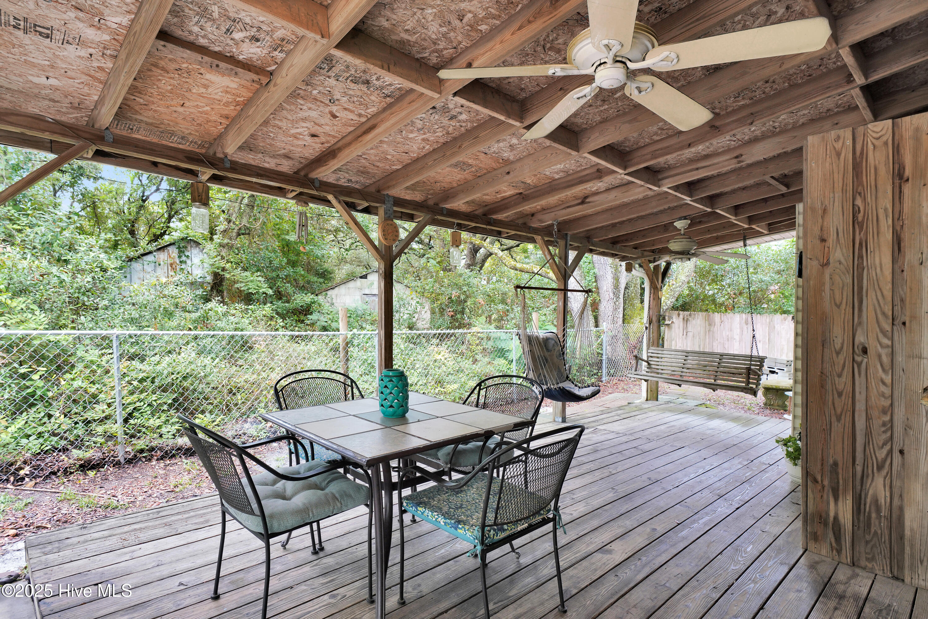 100556087 | Photo 21