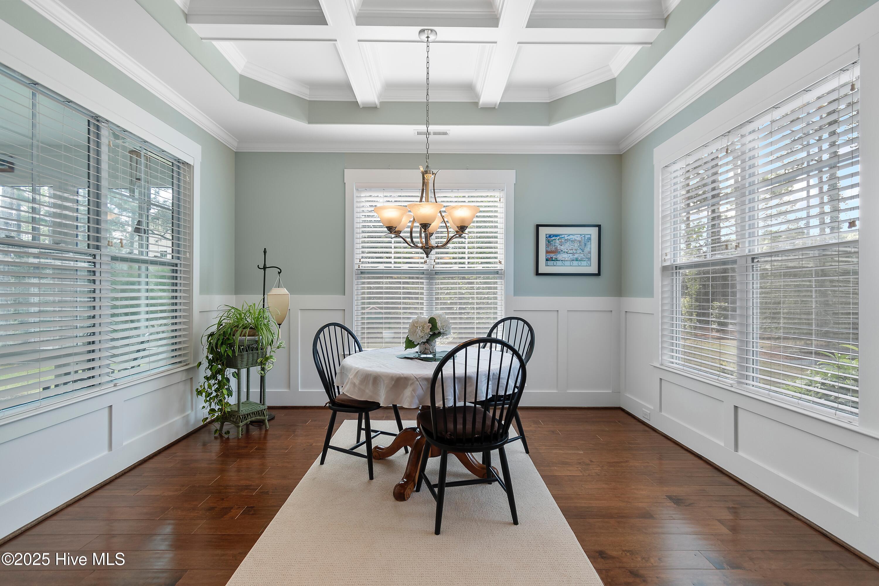 100534915 | Photo 19