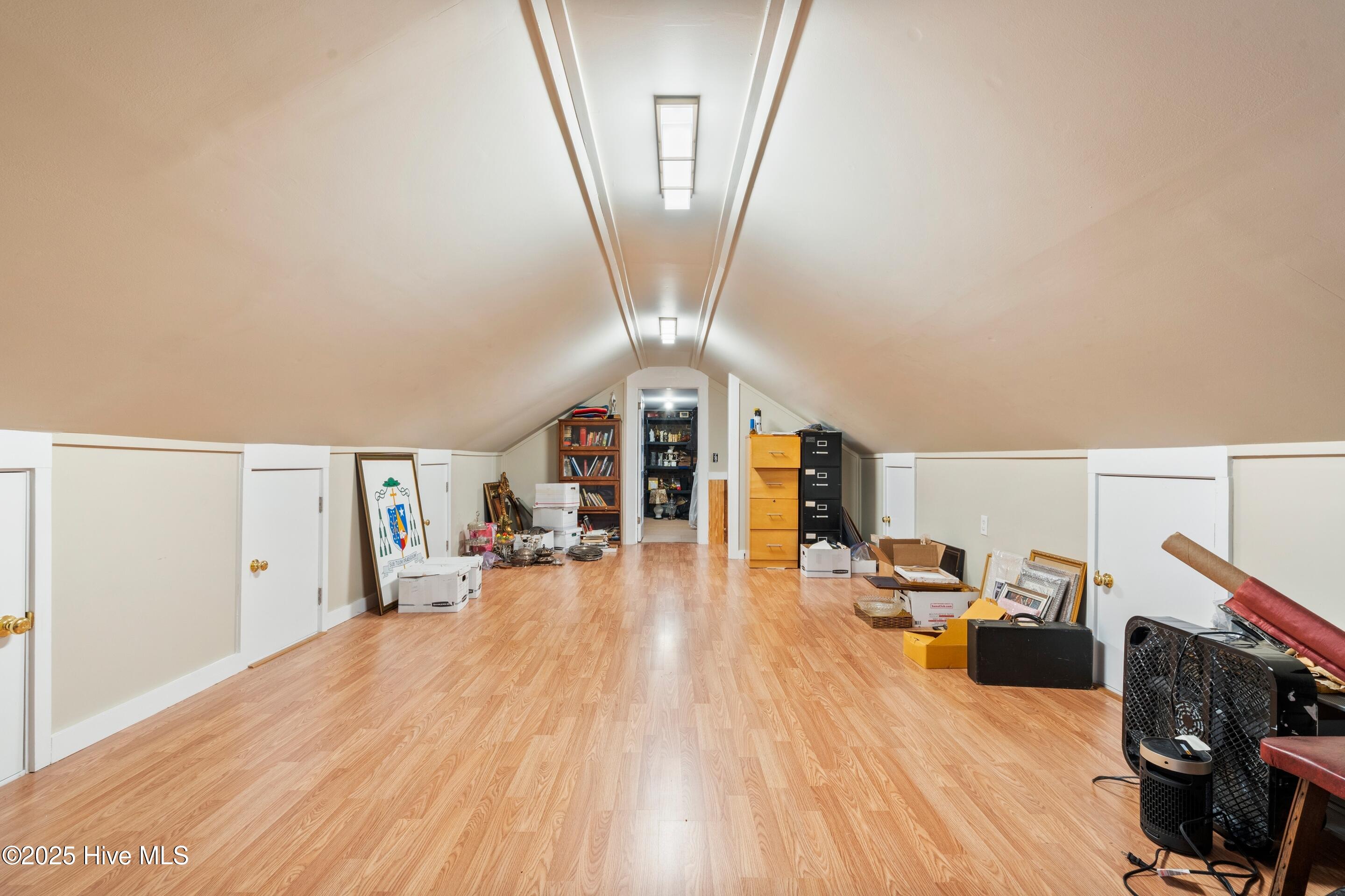 100553658 | Photo 58