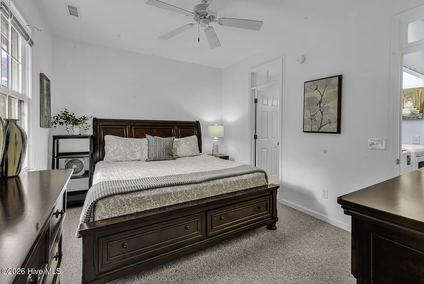 100566110 | Photo 24