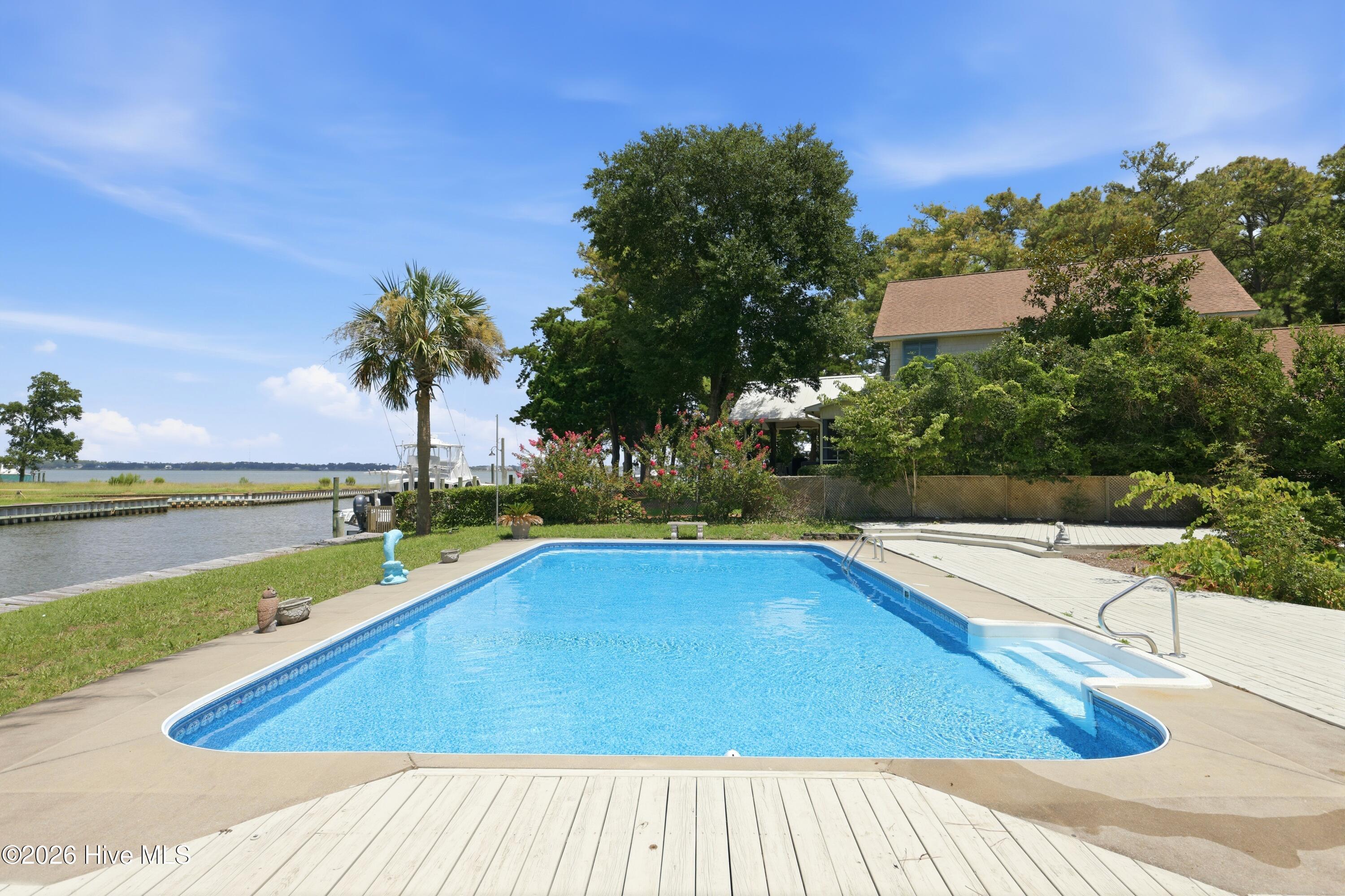 286 Oakleaf Drive,Pine Knoll Shores