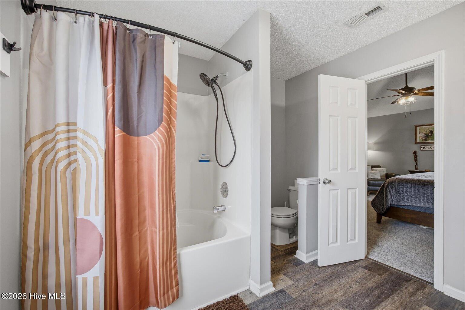 100563445 | Photo 23