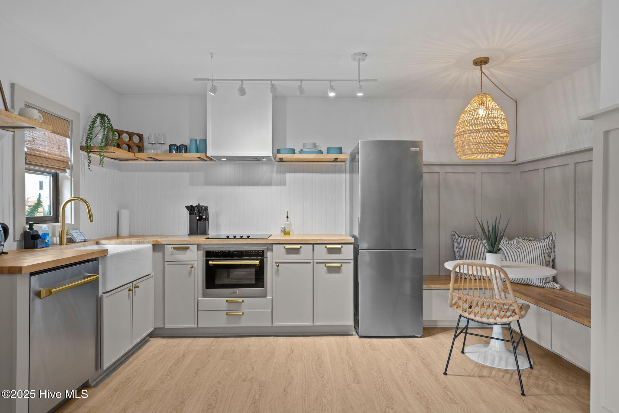 100534749 | Photo 54