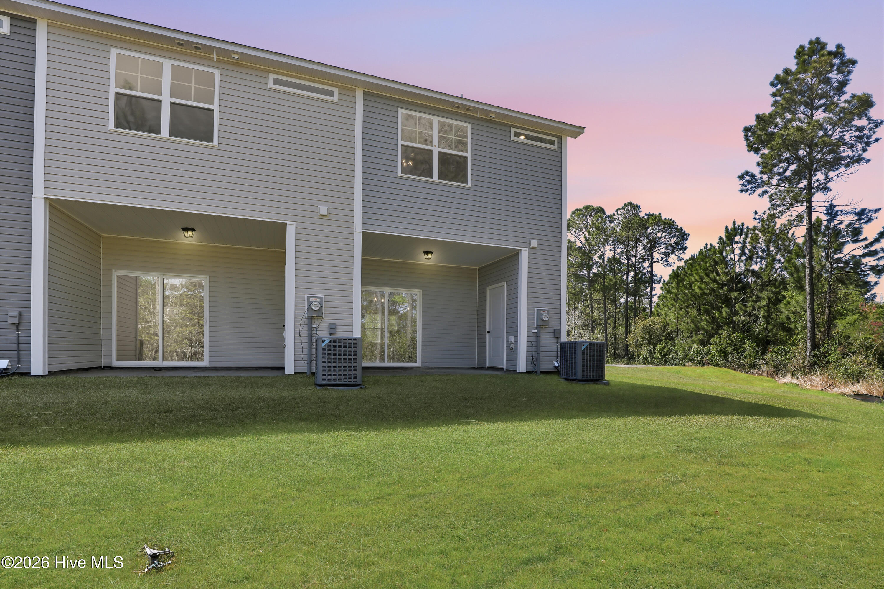 100537571 | Photo 33