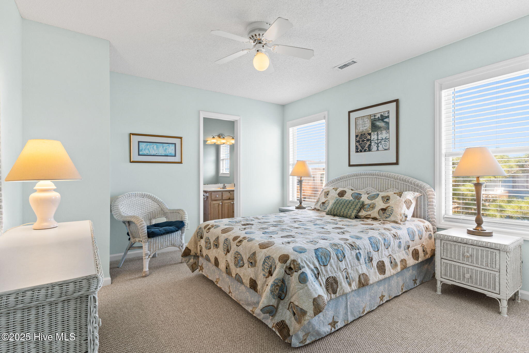 100527985 | Photo 27