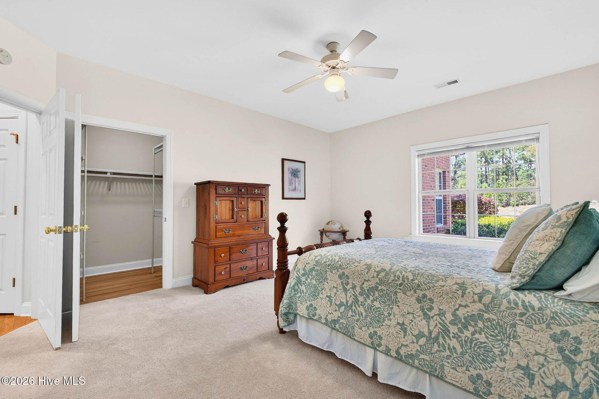 100566097 | Photo 20