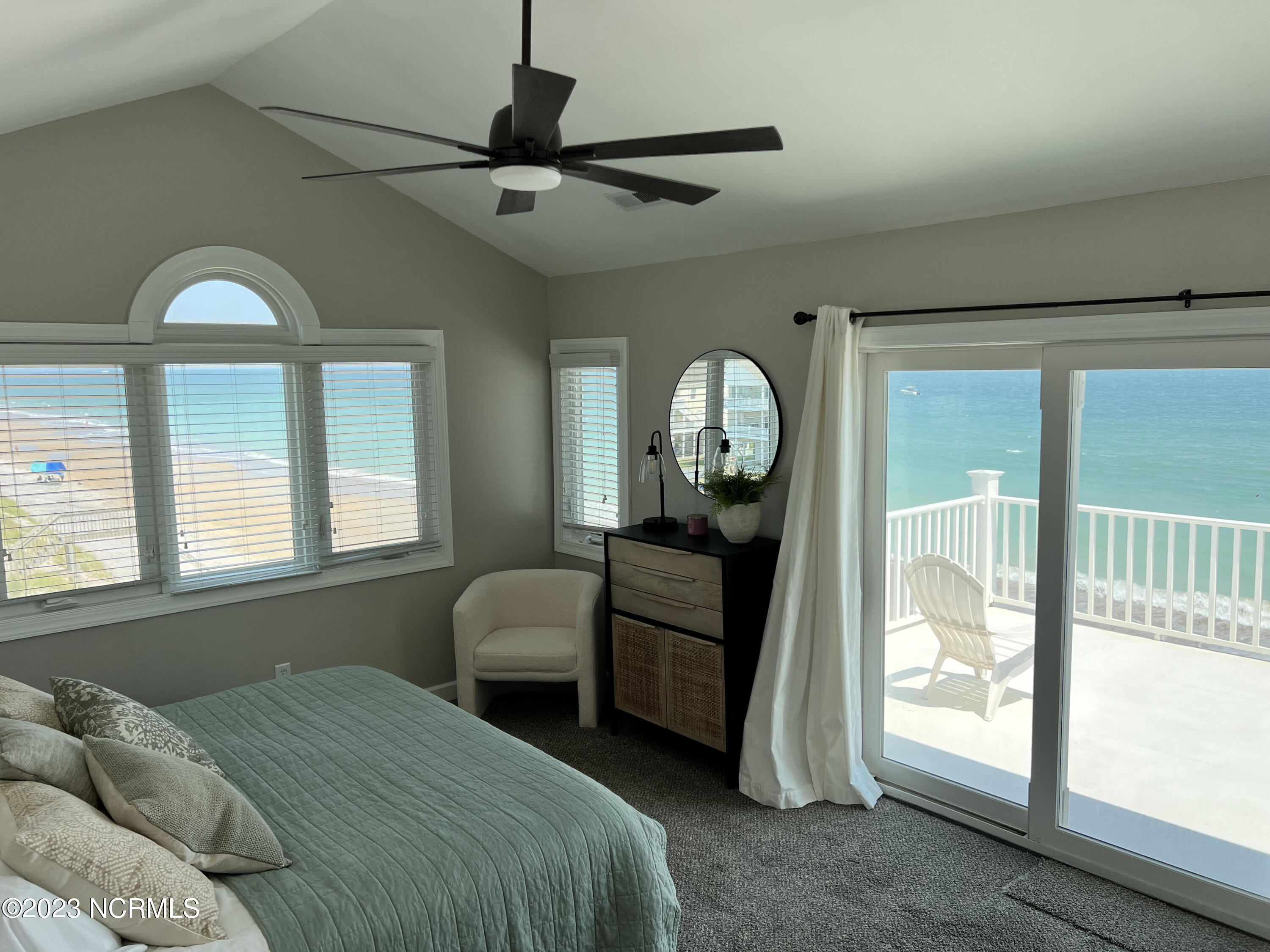 100512981 | Photo 12