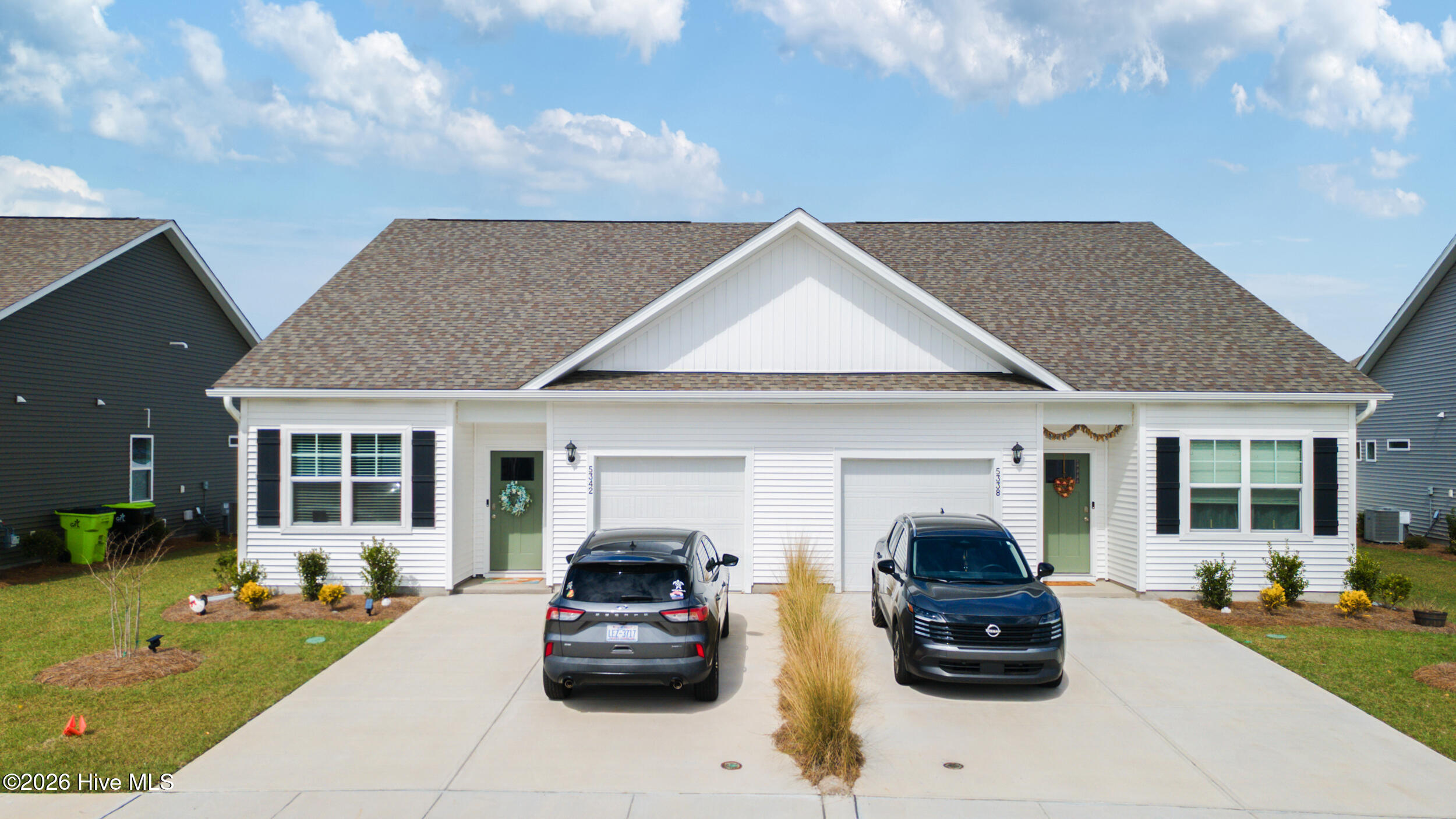 100561359 | Photo 44