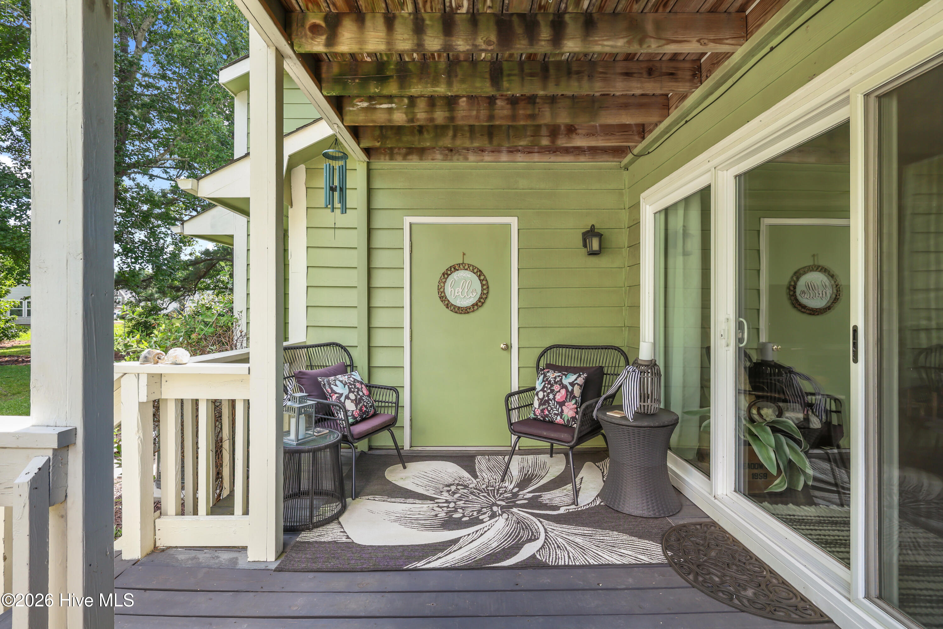 100563182 | Photo 23