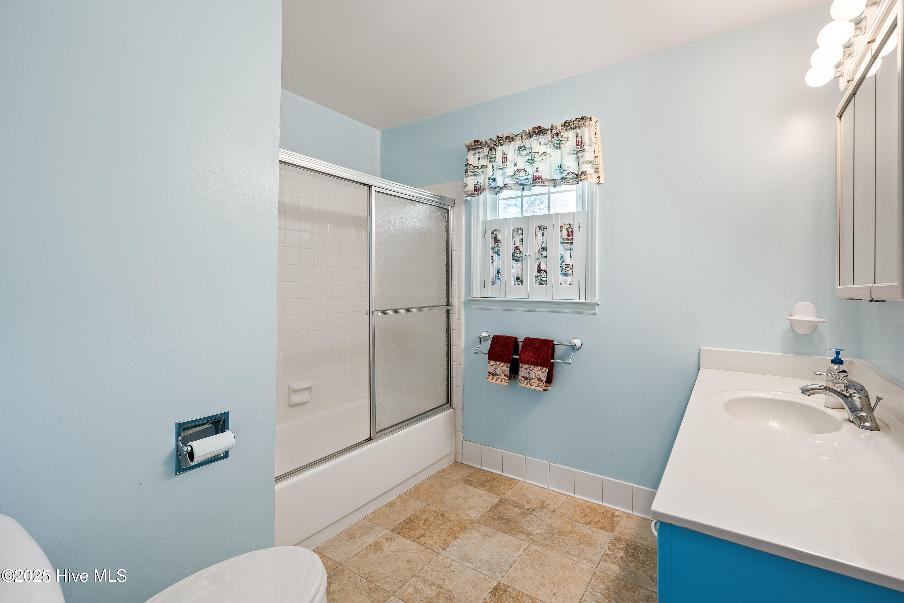 100536869 | Photo 18