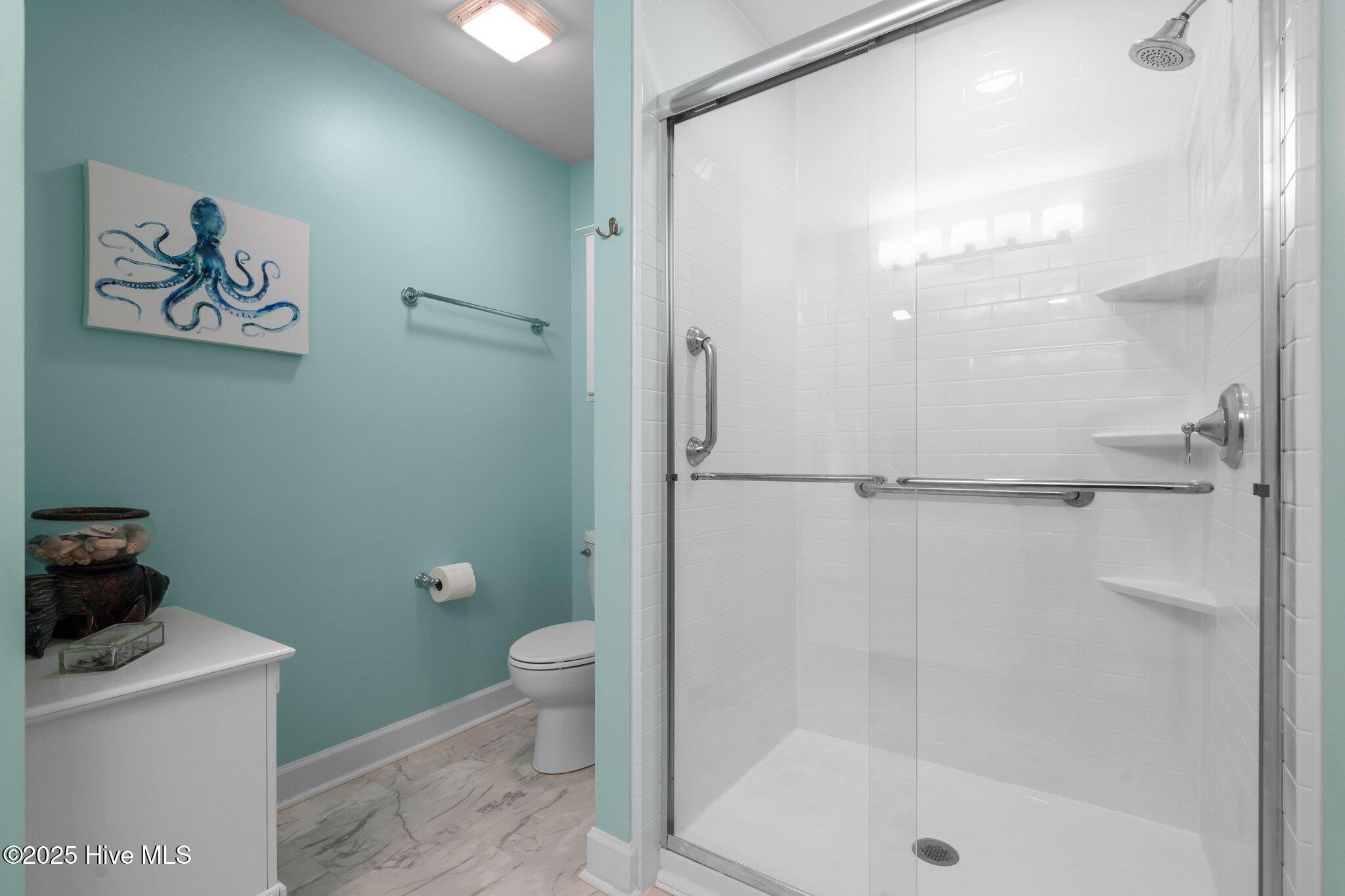 100516795 | Photo 30