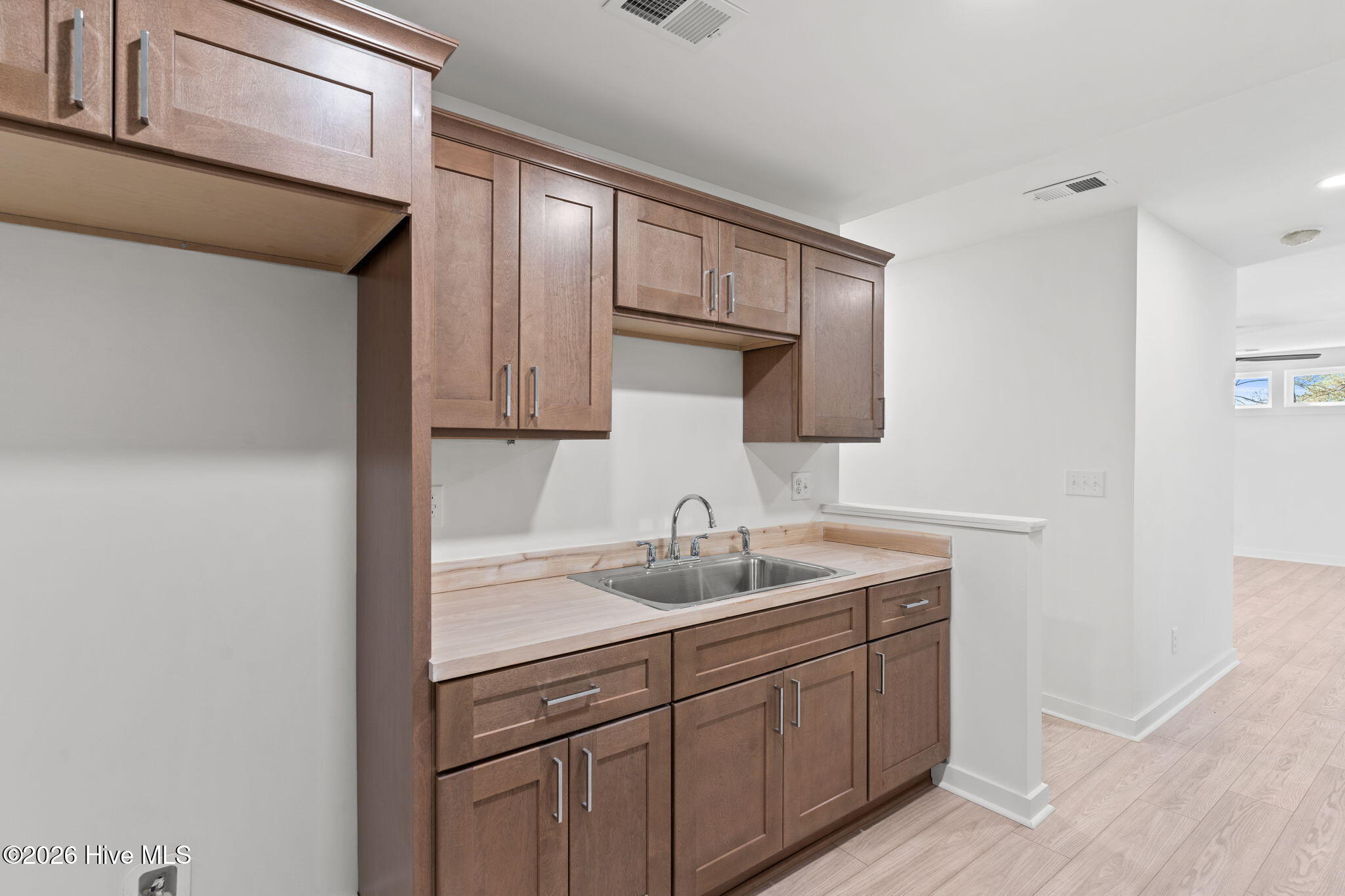 100559220 | Photo 44