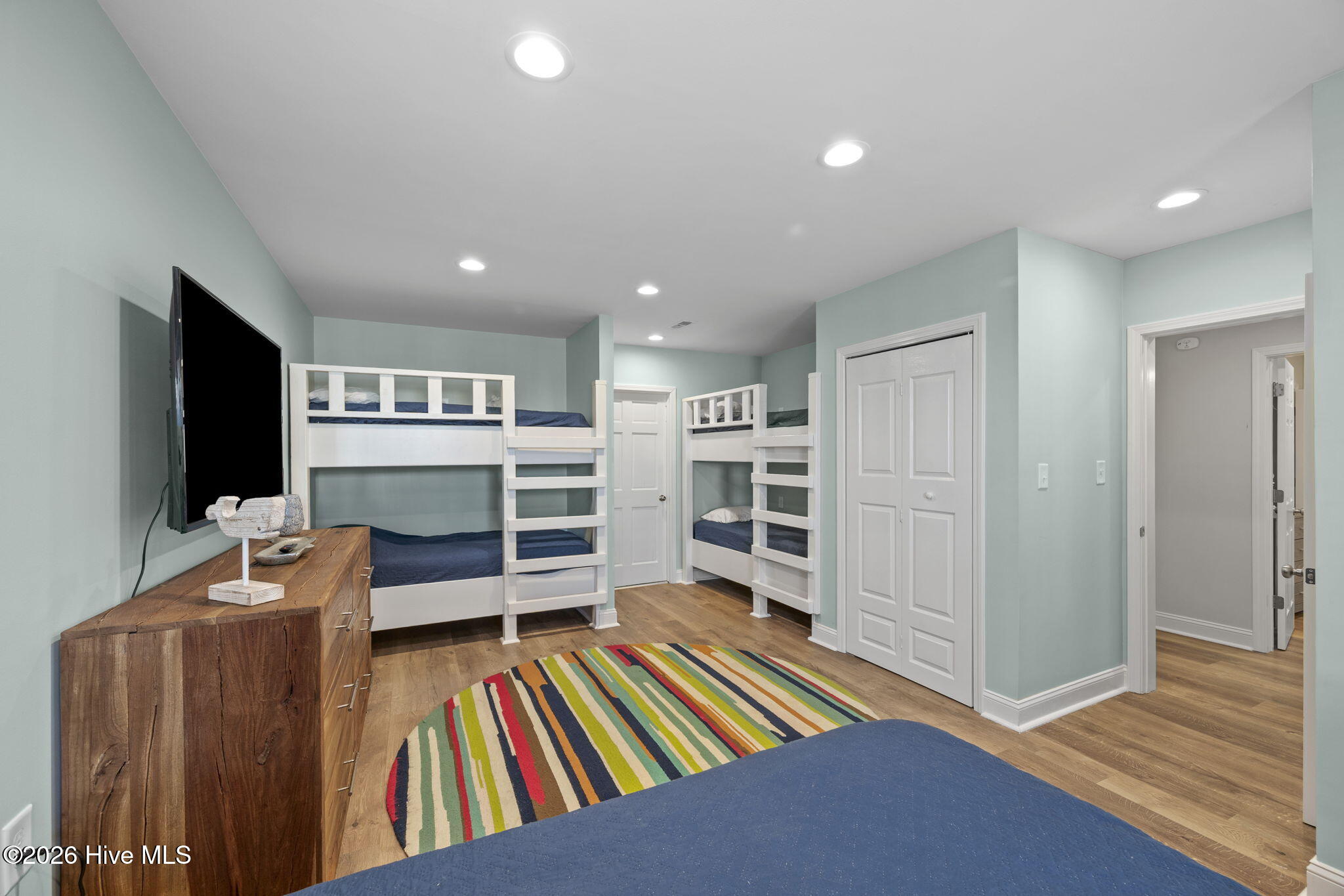 100552942 | Photo 47