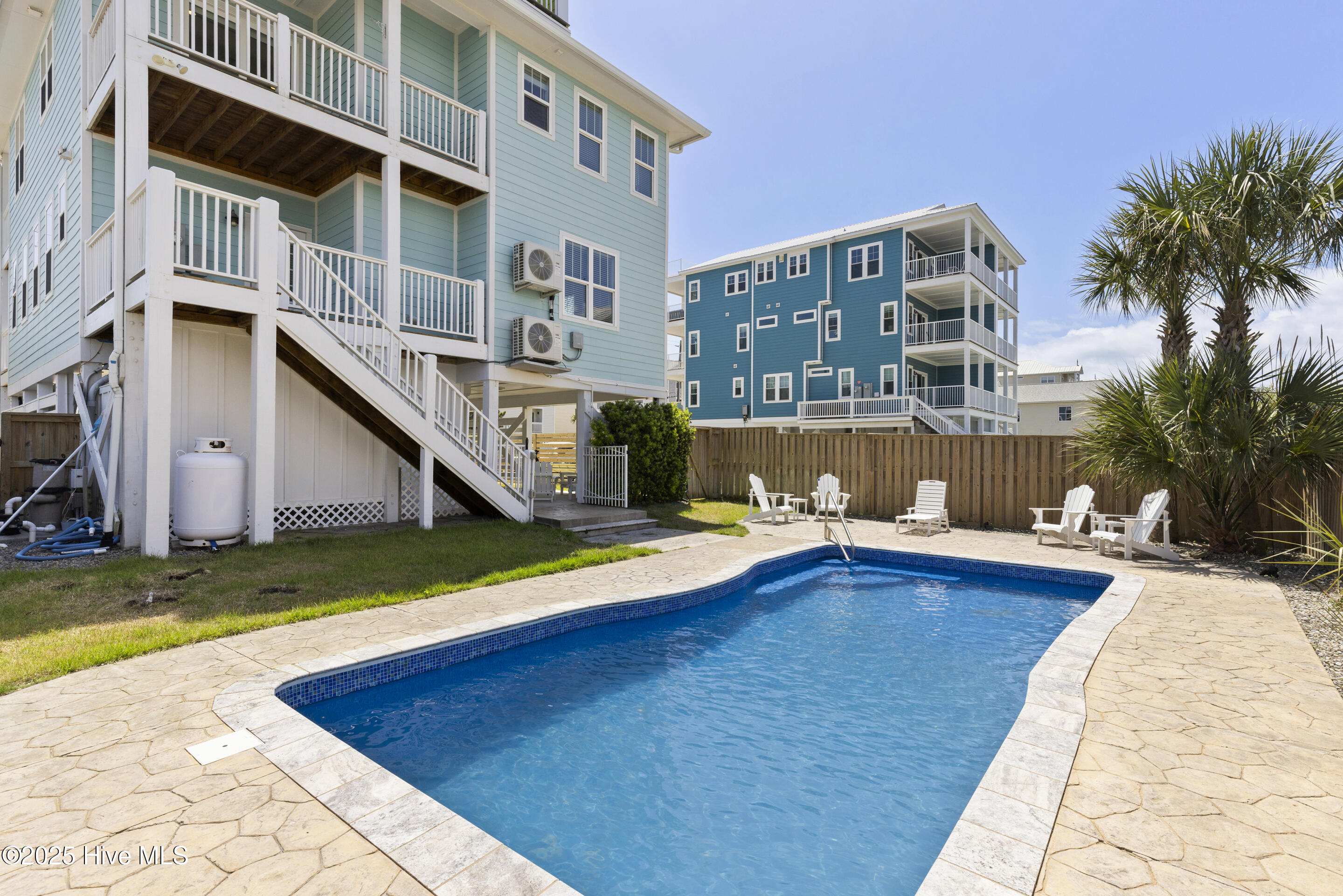 100546284 | Photo 53