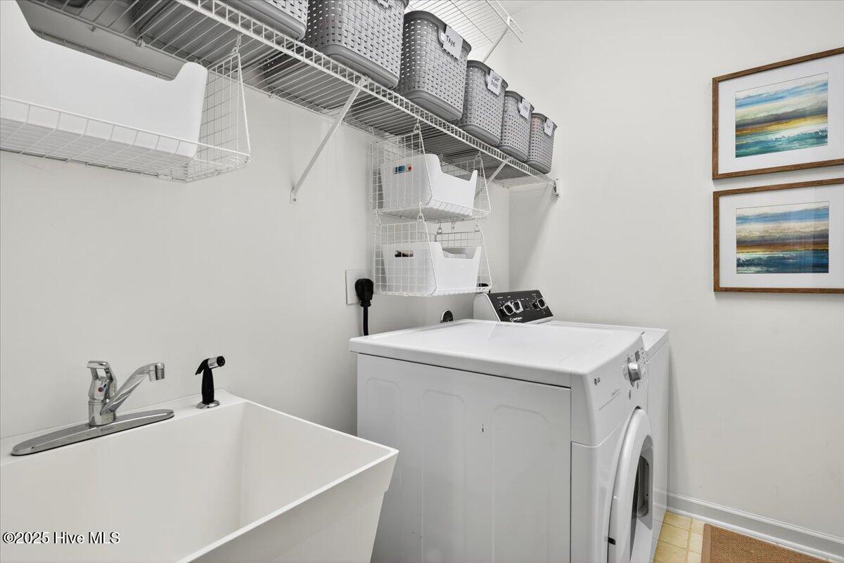 100537429 | Photo 36