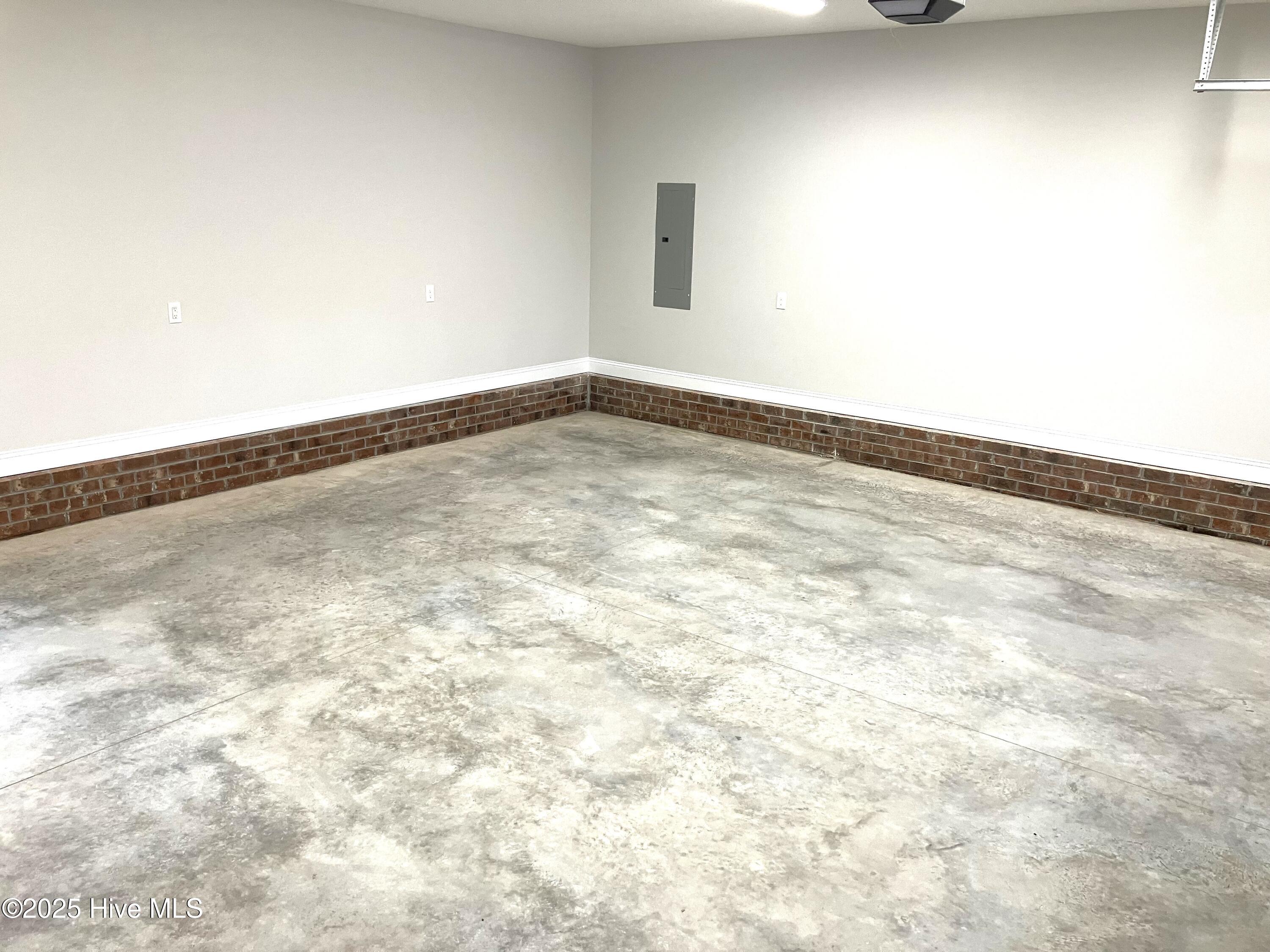 100514031 | Photo 45