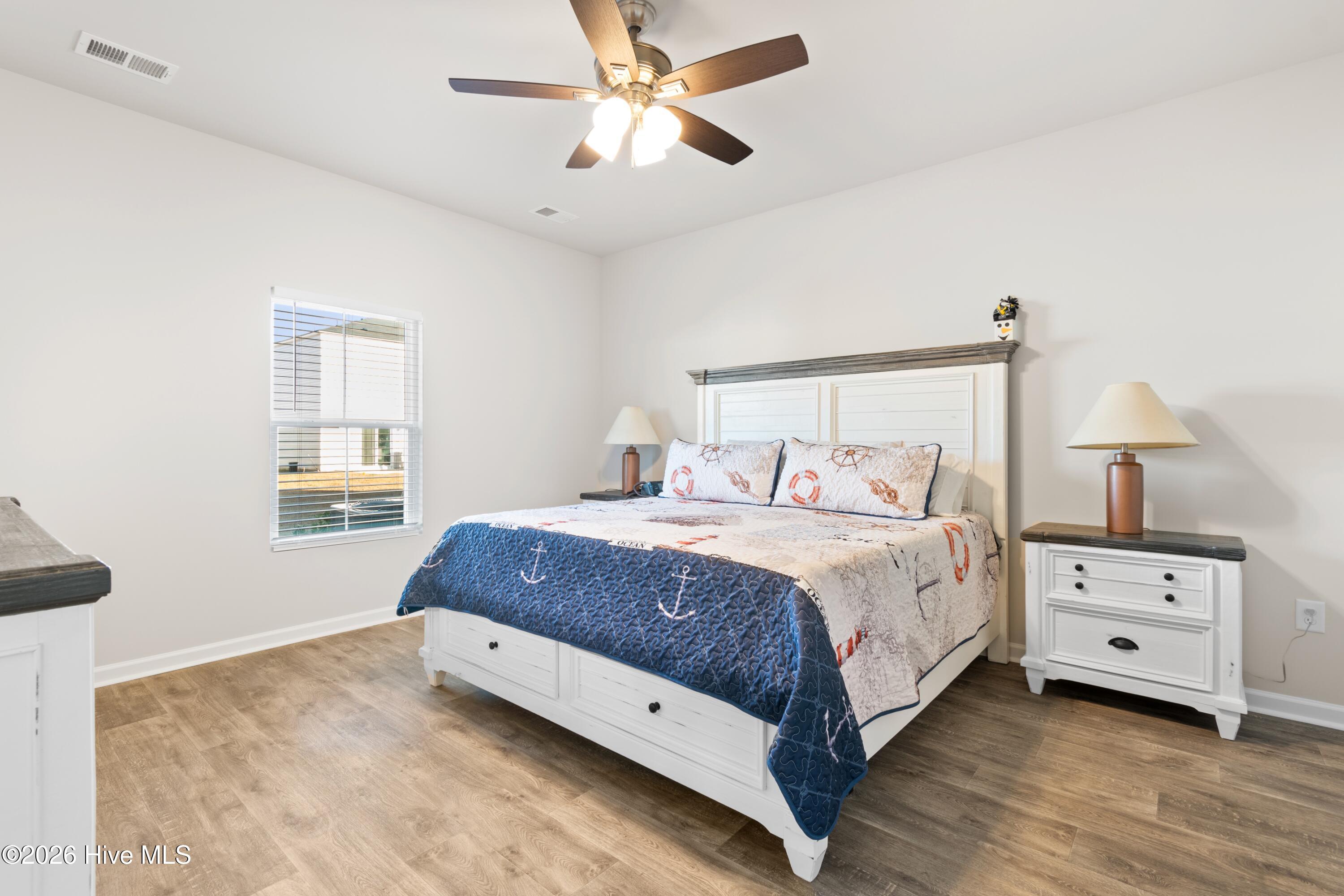 100547205 | Photo 19