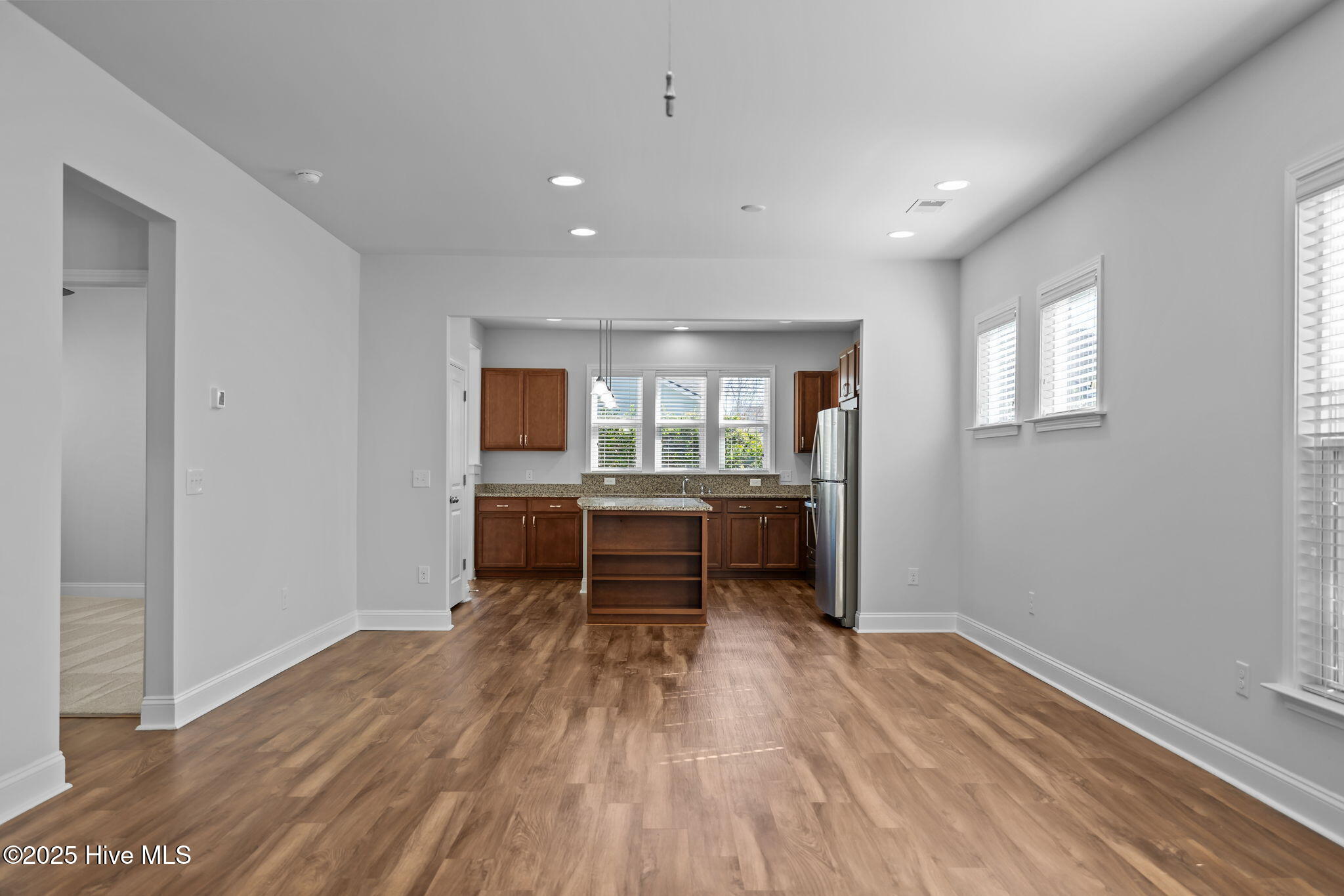 100540336 | Photo 20