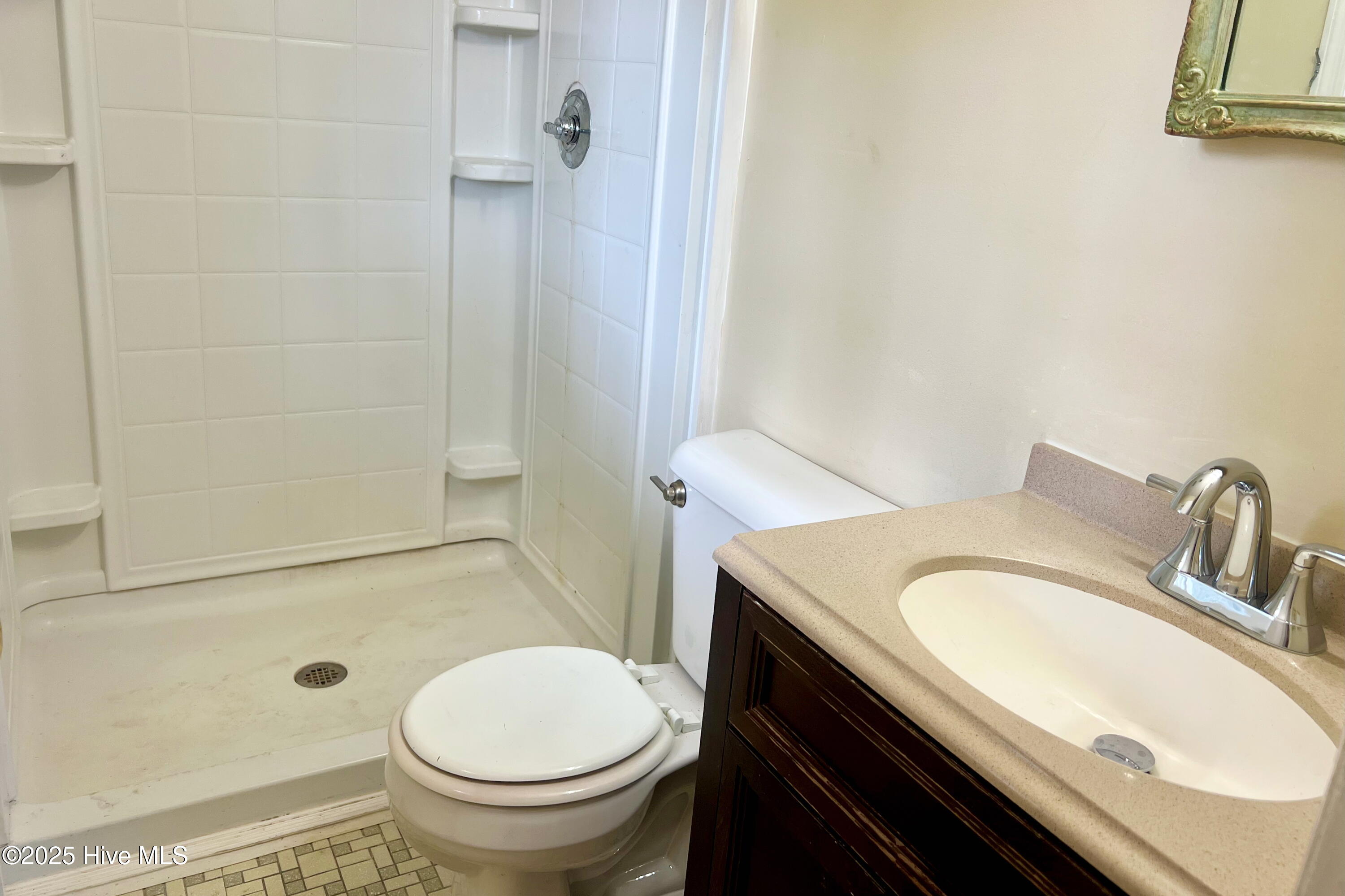 100536108 | Photo 11