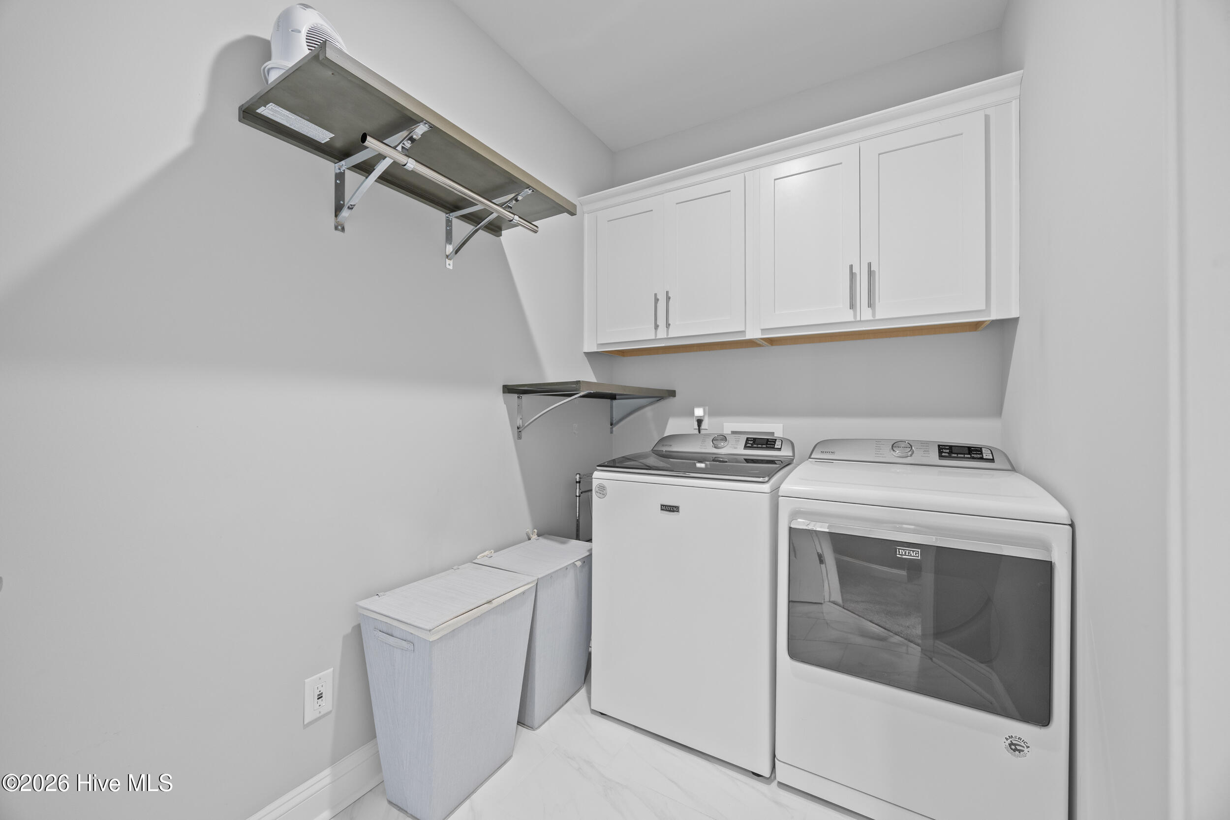 100570298 | Photo 30