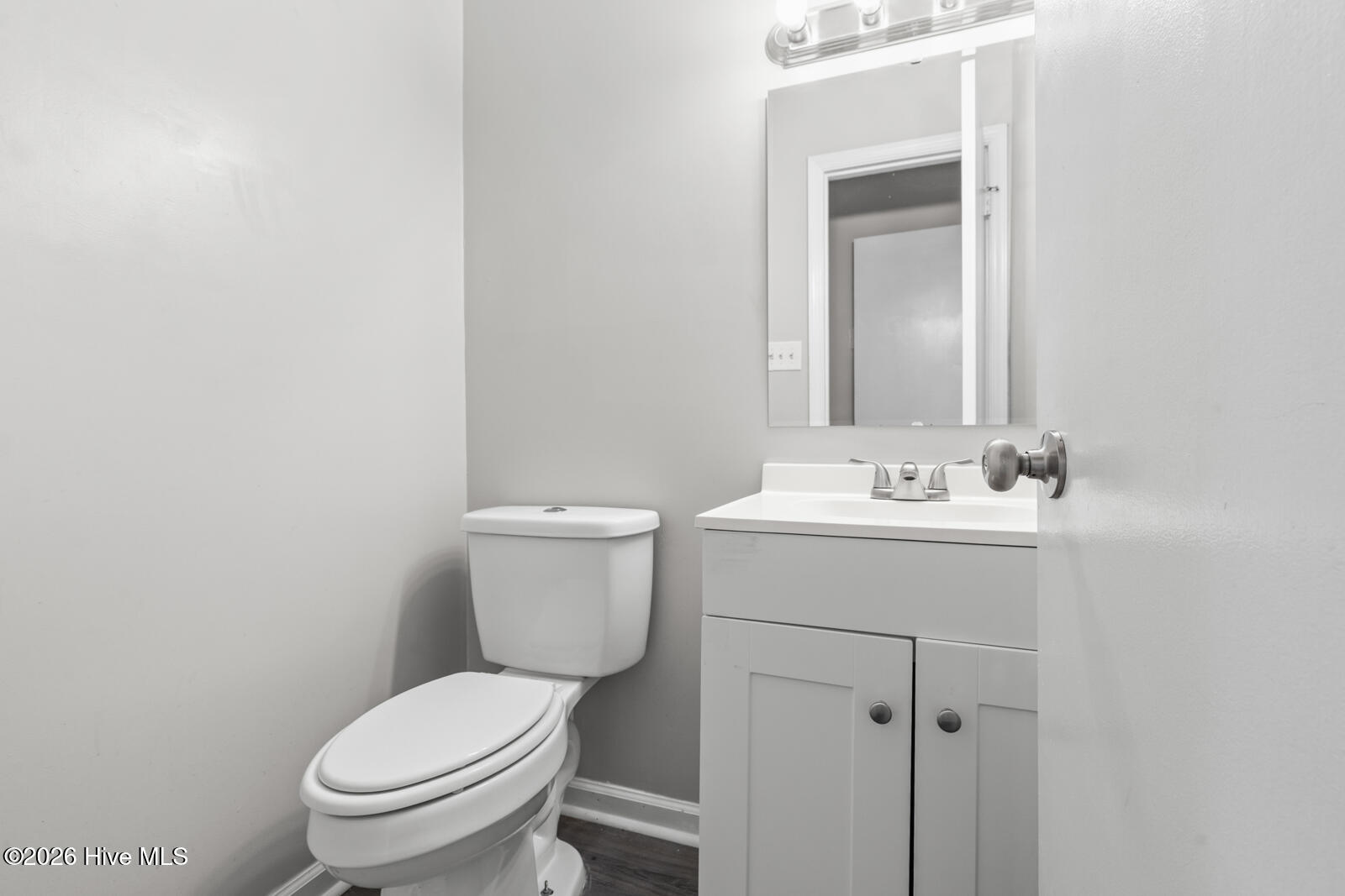 100585583 | Photo 8