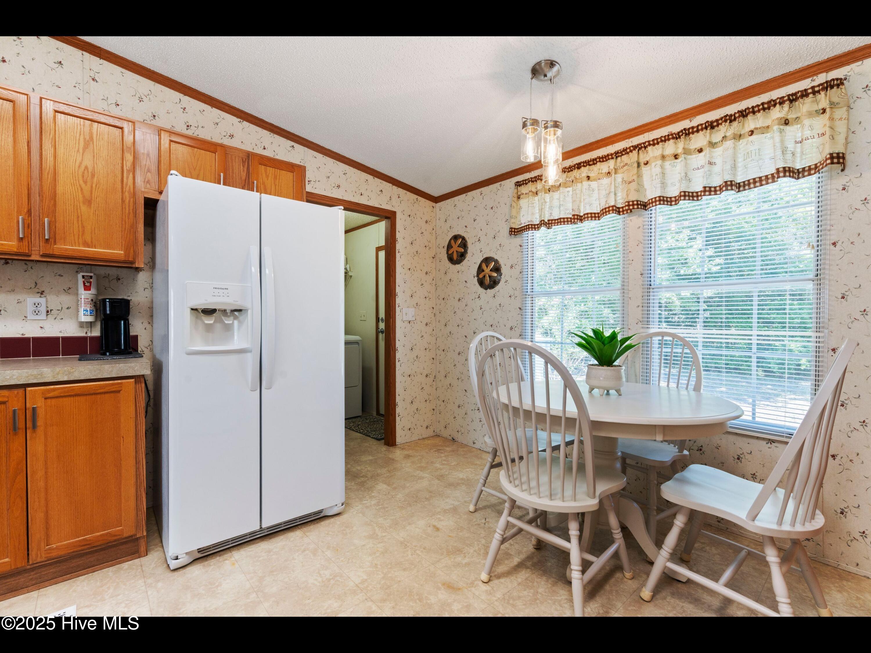 100516812 | Photo 22