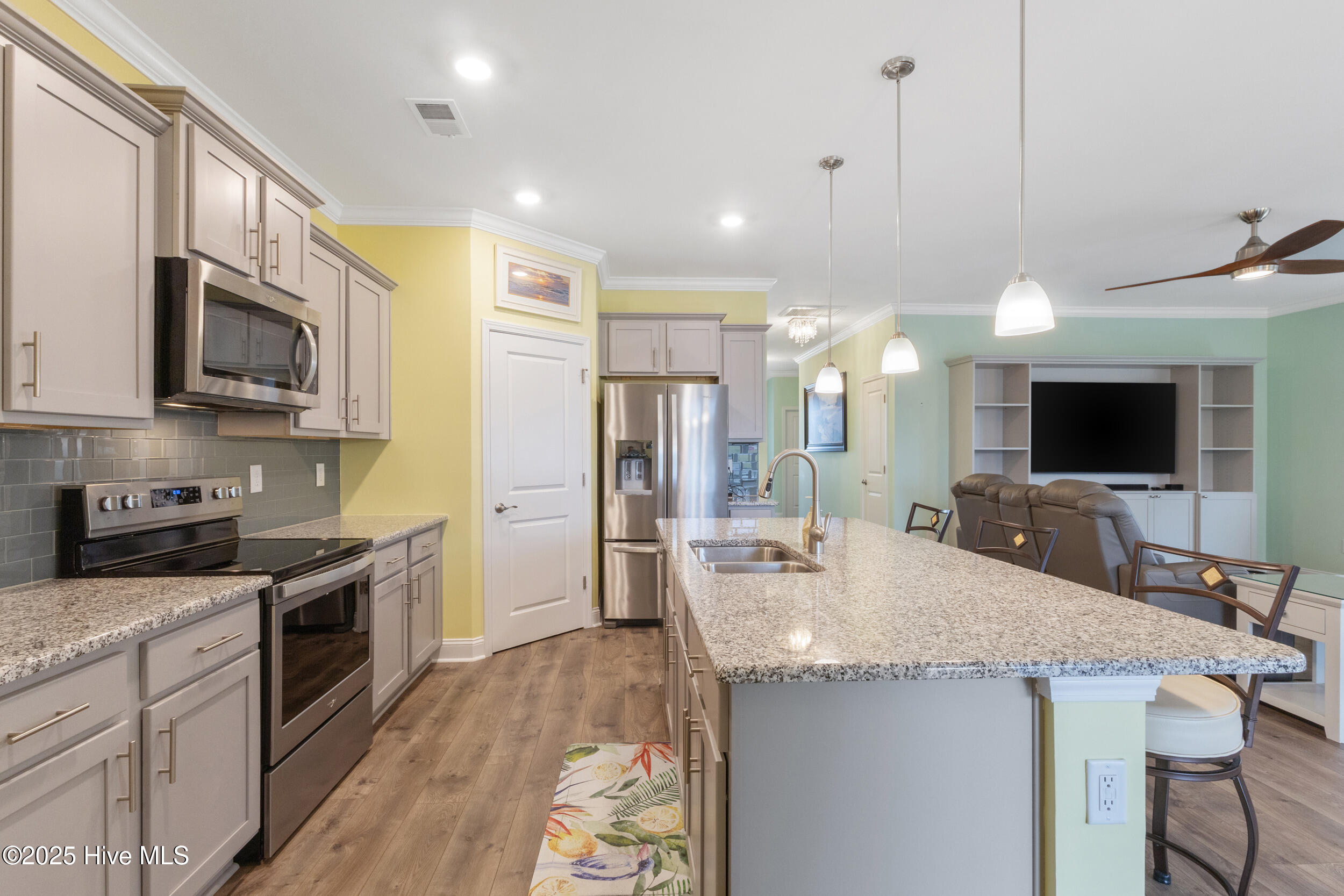 100532546 | Photo 19