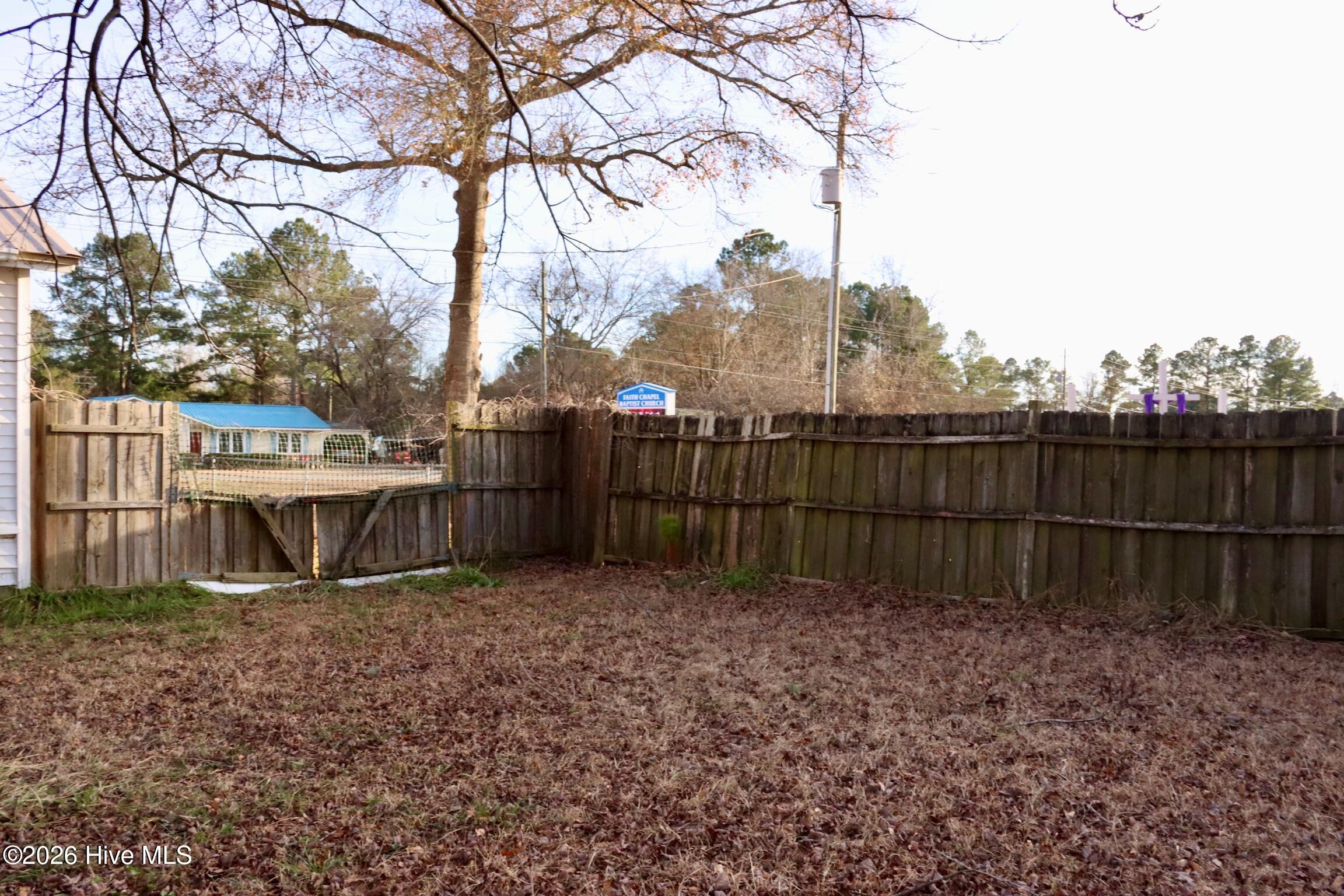 100547933 | Photo 42