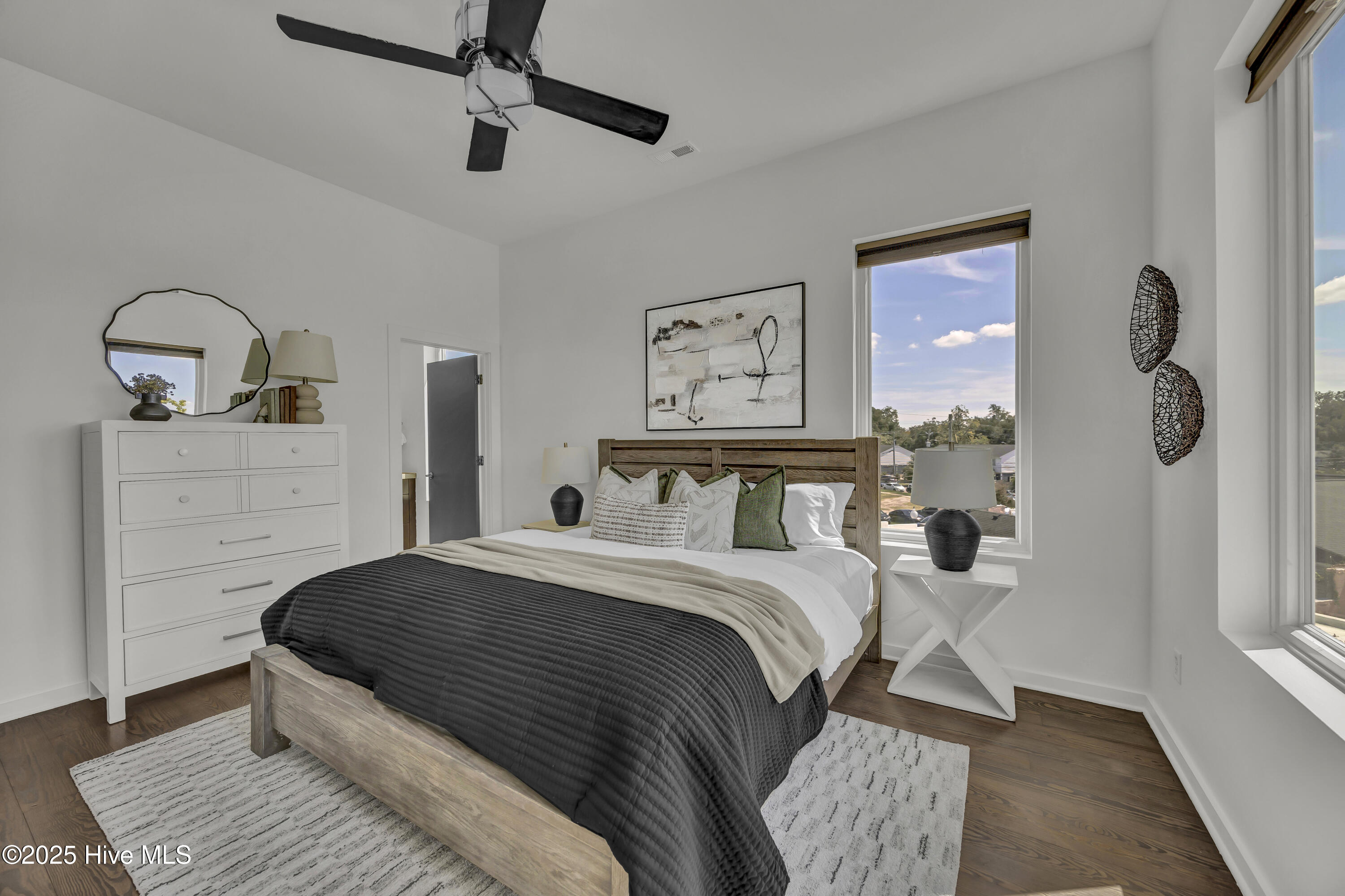 100531421 | Photo 18