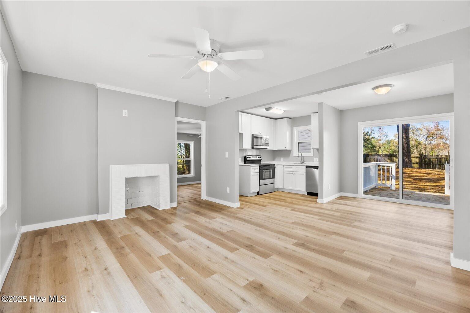 312 Sherwood Road, Jacksonville, NC 28540 – photo 3: 14-IMG_1910