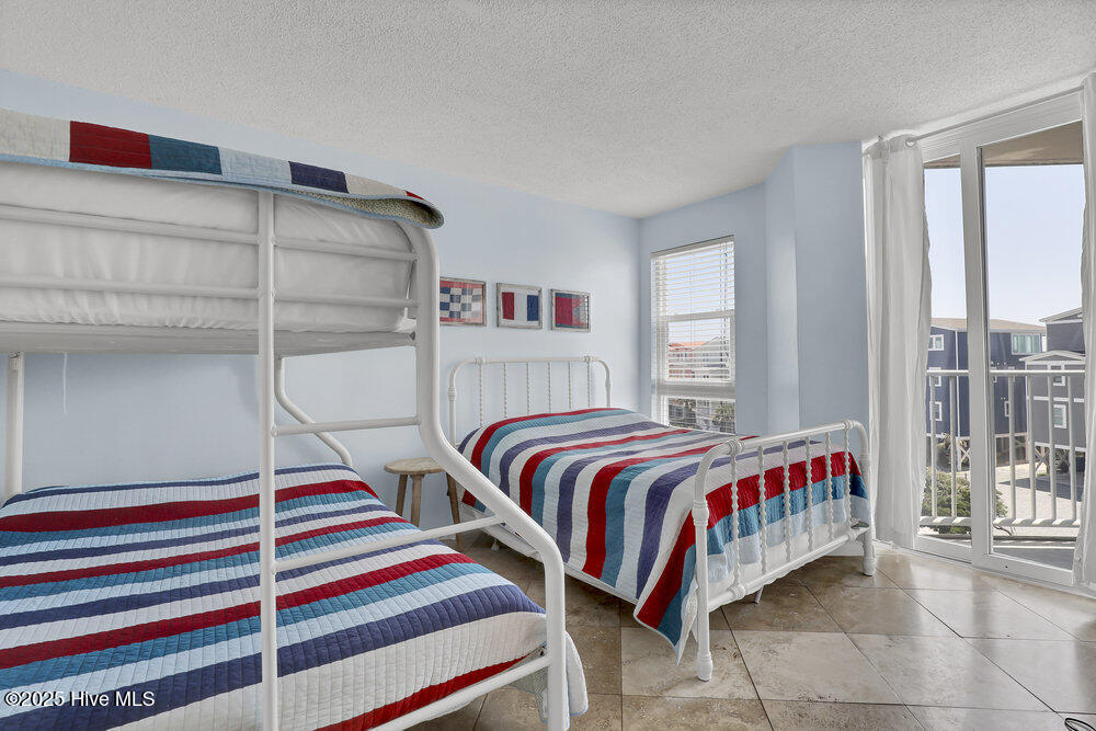 100520540 | Photo 11