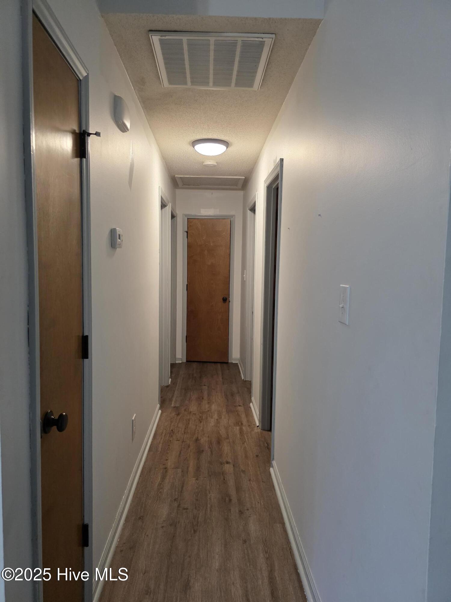 100538348 | Photo 15