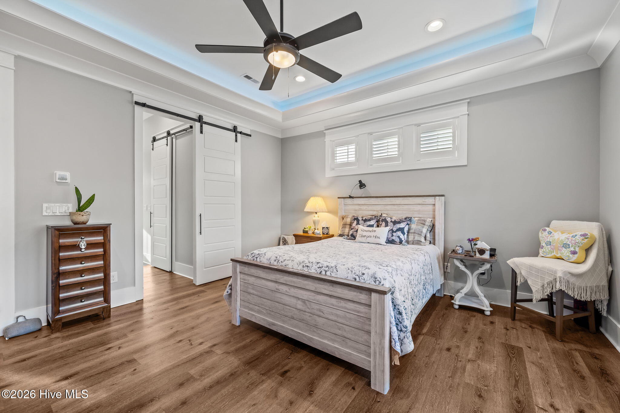 100555870 | Photo 24