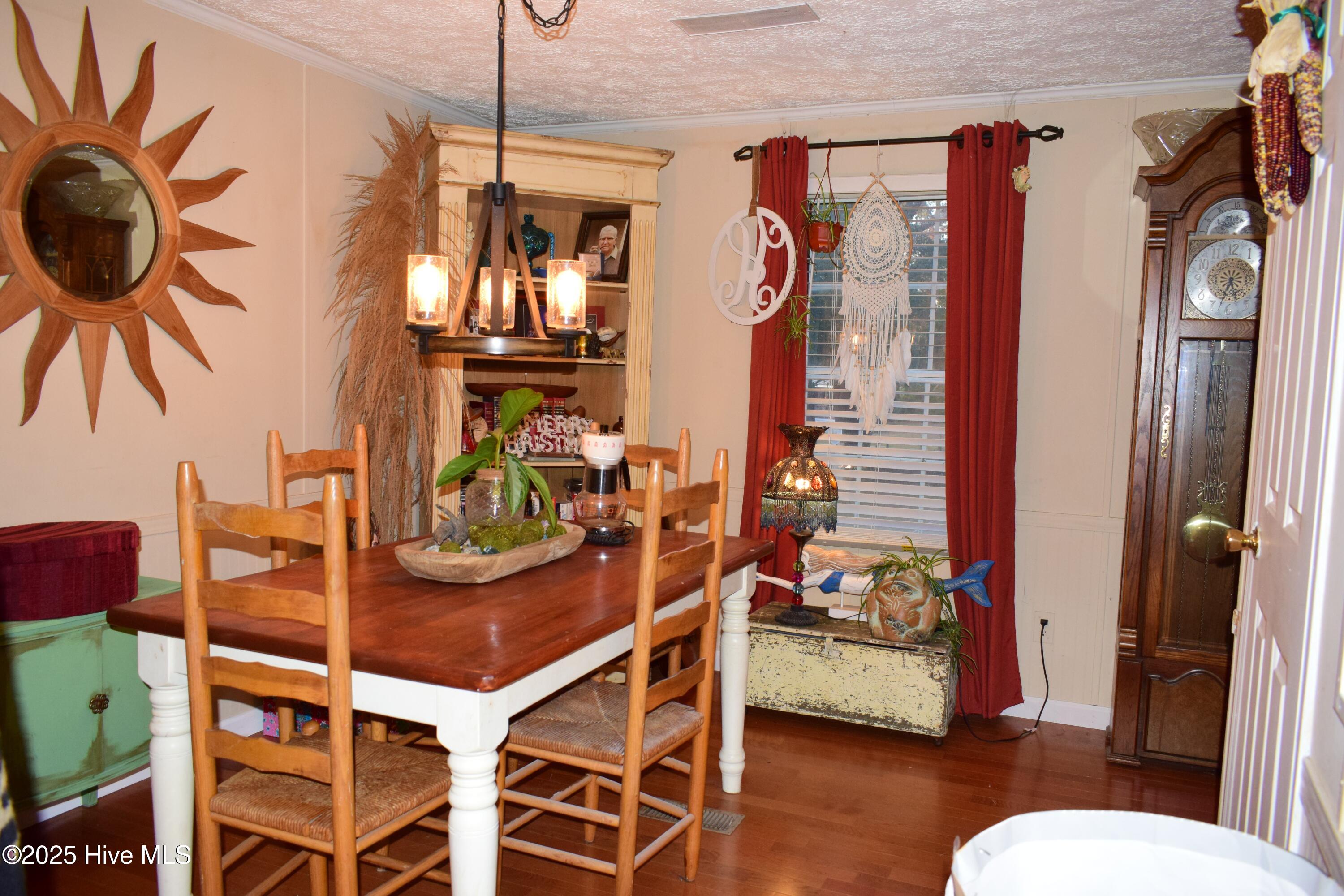 100543289 | Photo 22