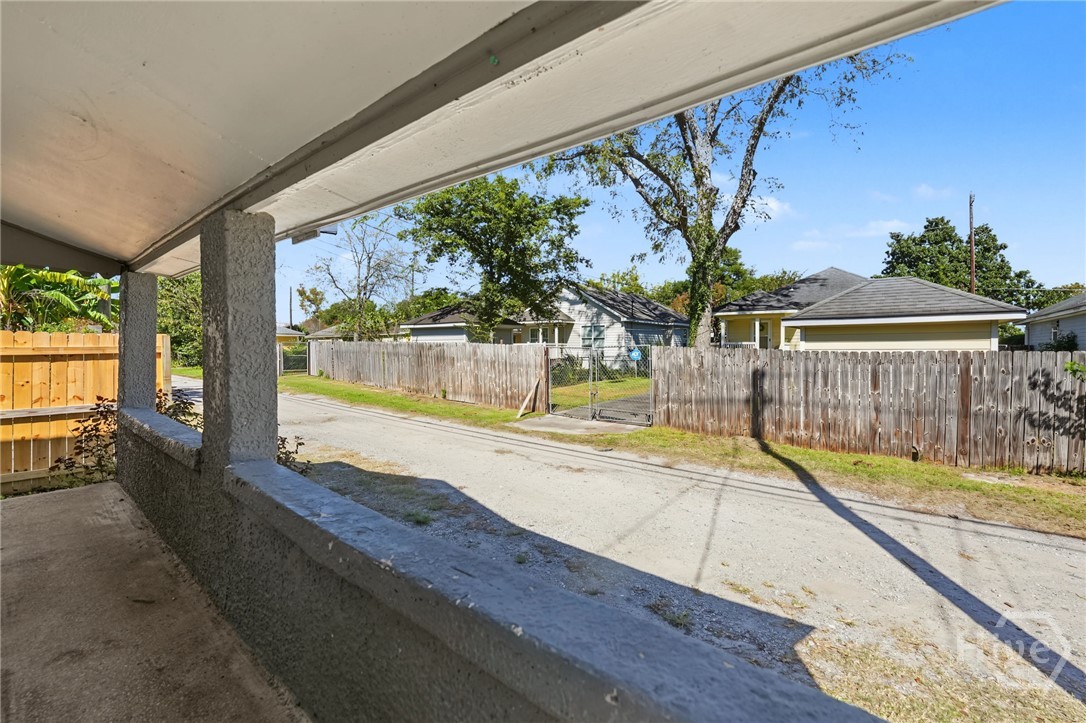 Photo 2 of Single family home for sale at 751 E Bolton Ln, Savannah, GA 31401 | MLS# SA367287 | Listing updated on 2026-10-30