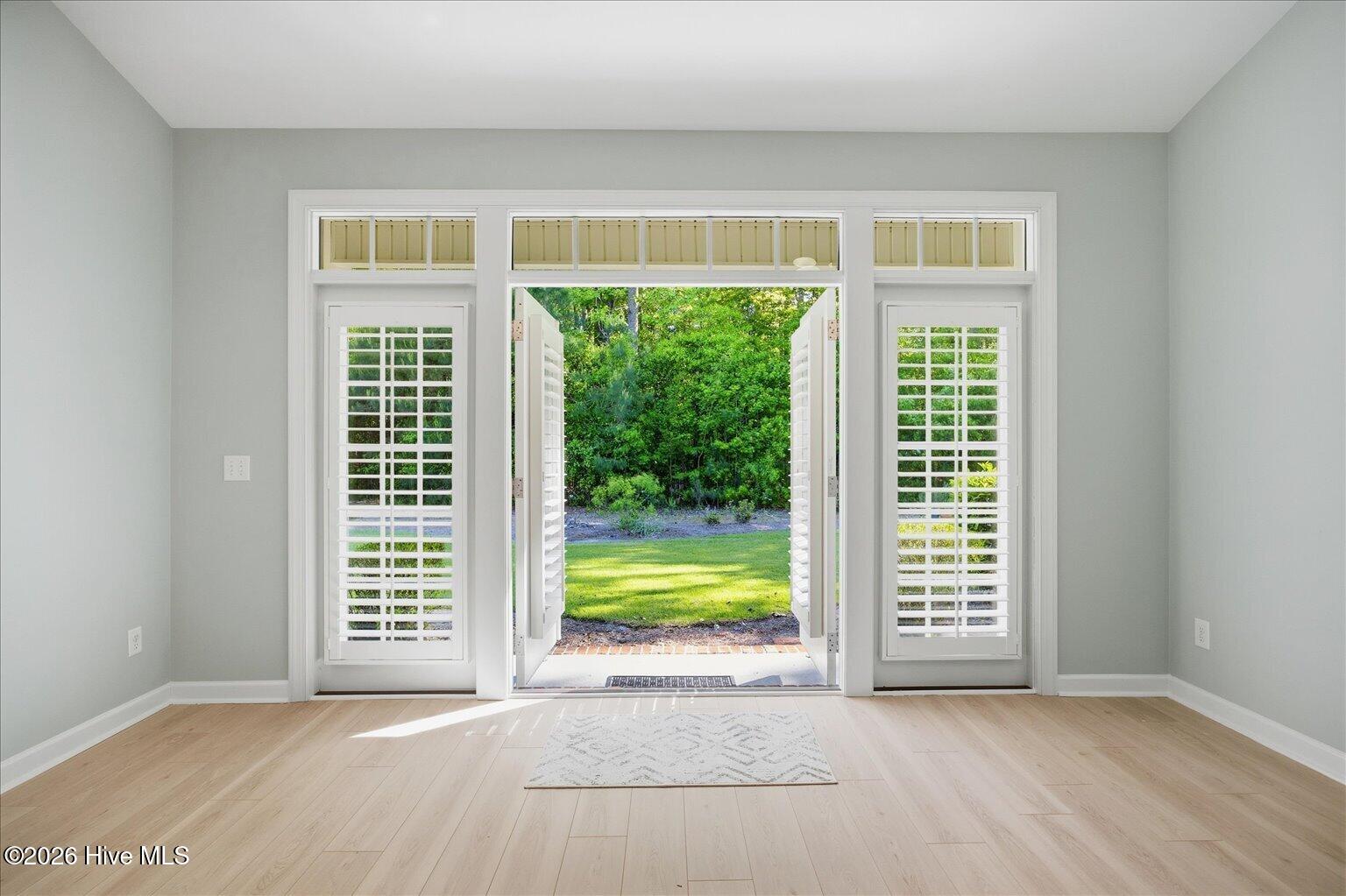 100568811 | Photo 24