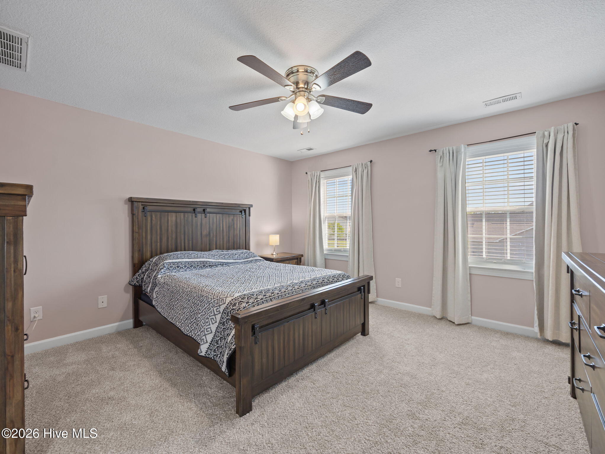 100569646 | Photo 28