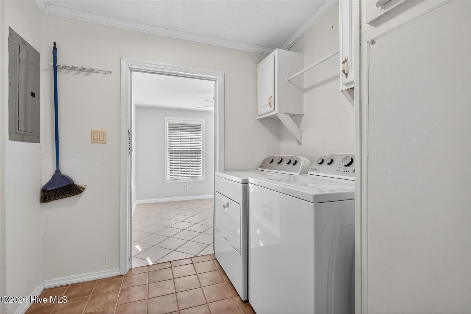 100558434 | Photo 25