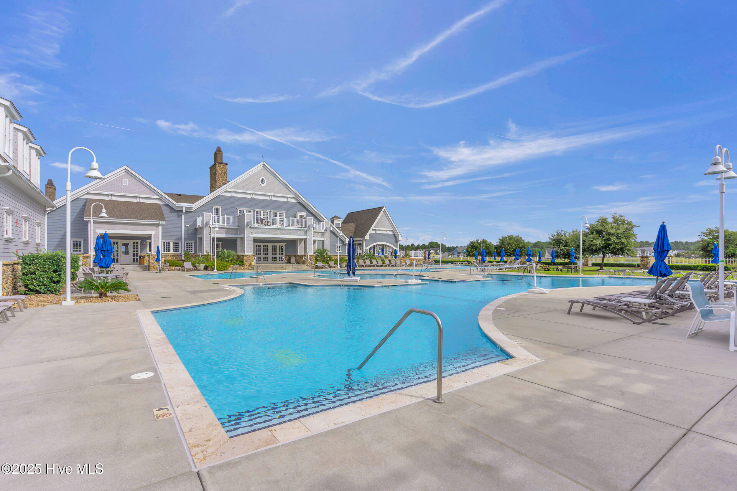 100543268 | Photo 65