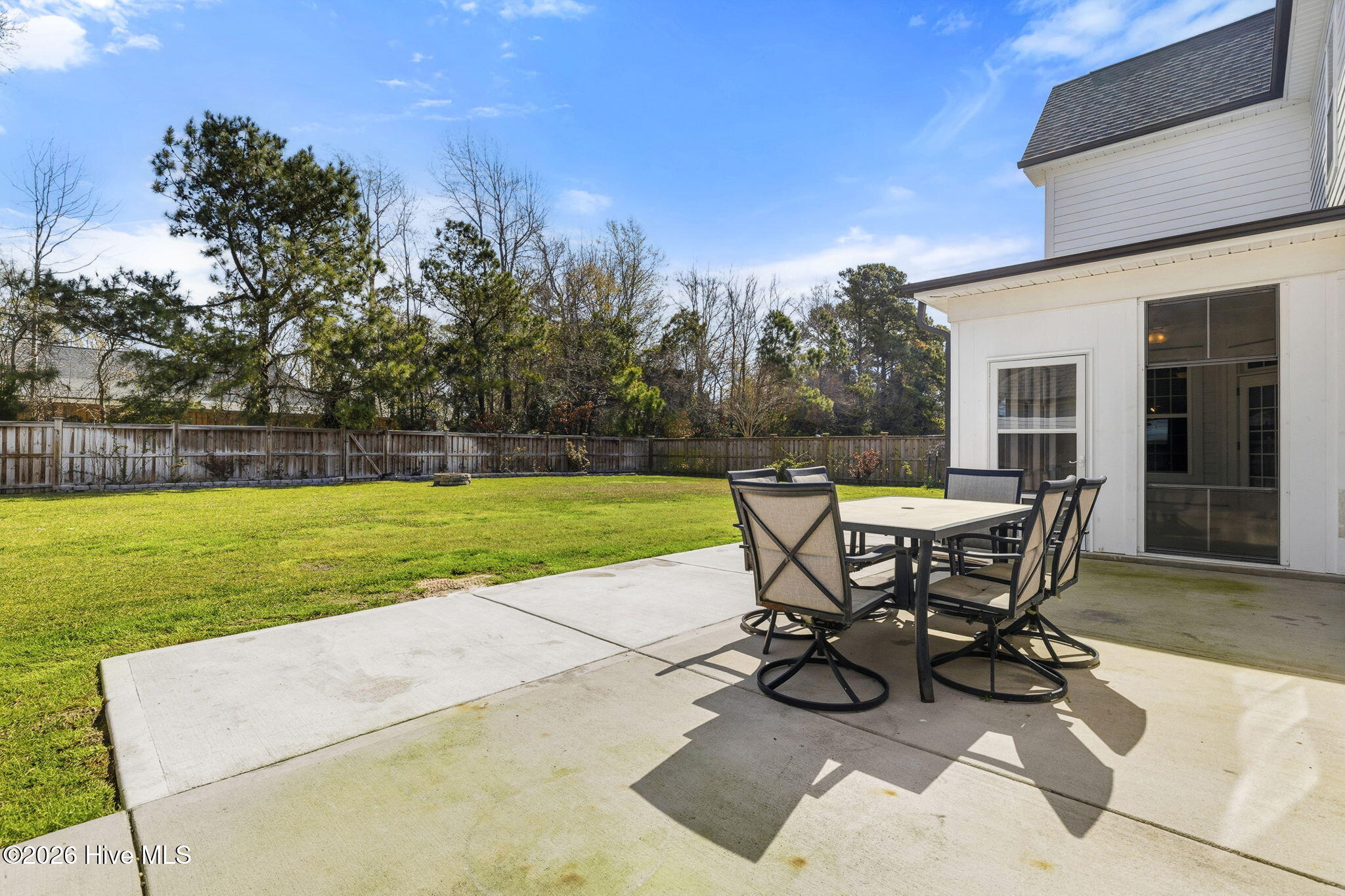 100560908 | Photo 16