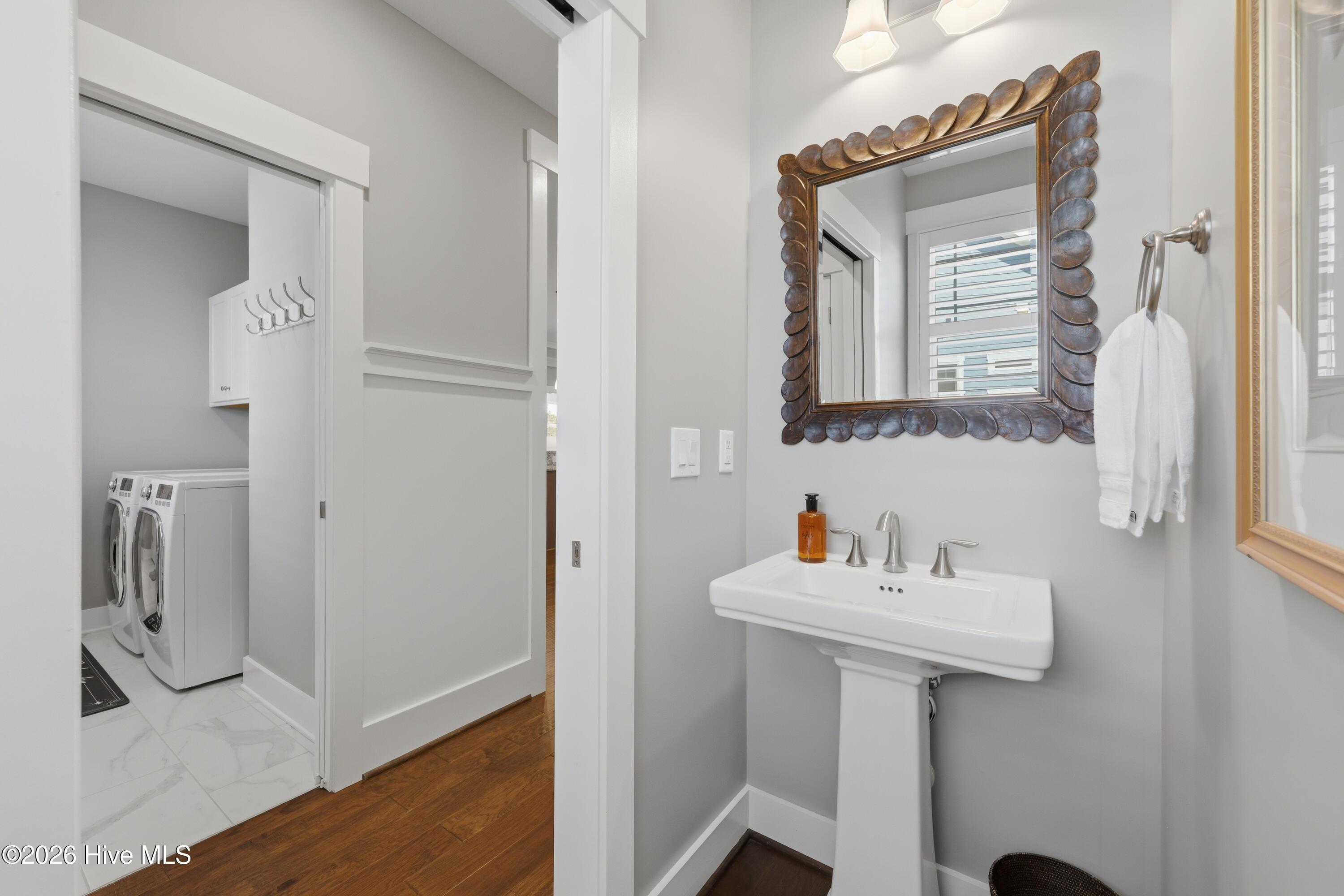 100569596 | Photo 29