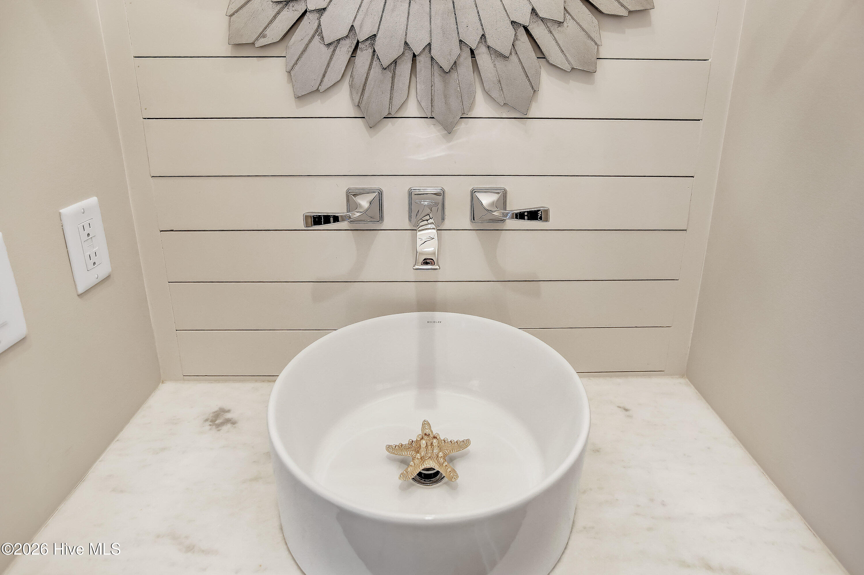 100563584 | Photo 19