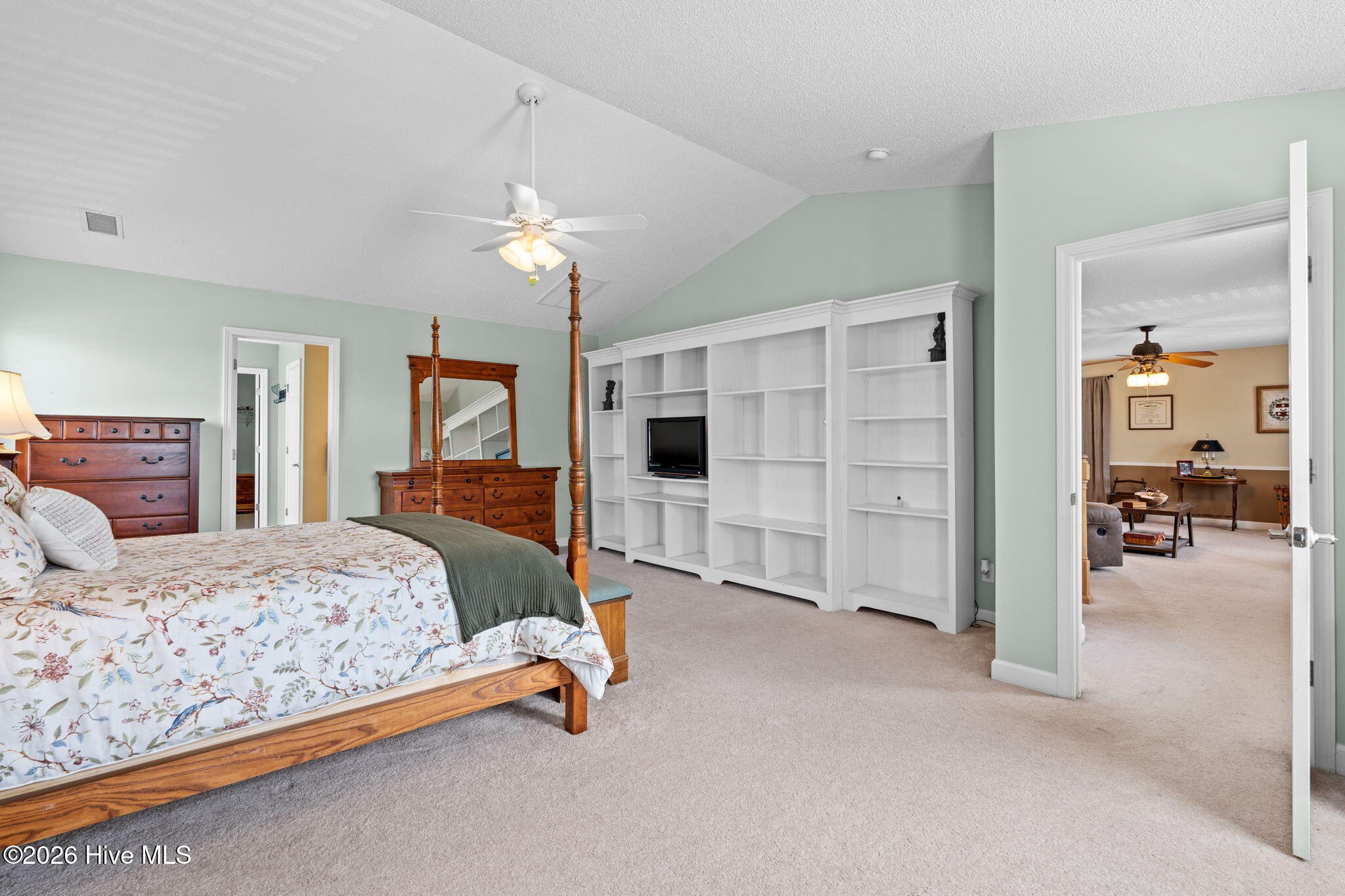 100570375 | Photo 27