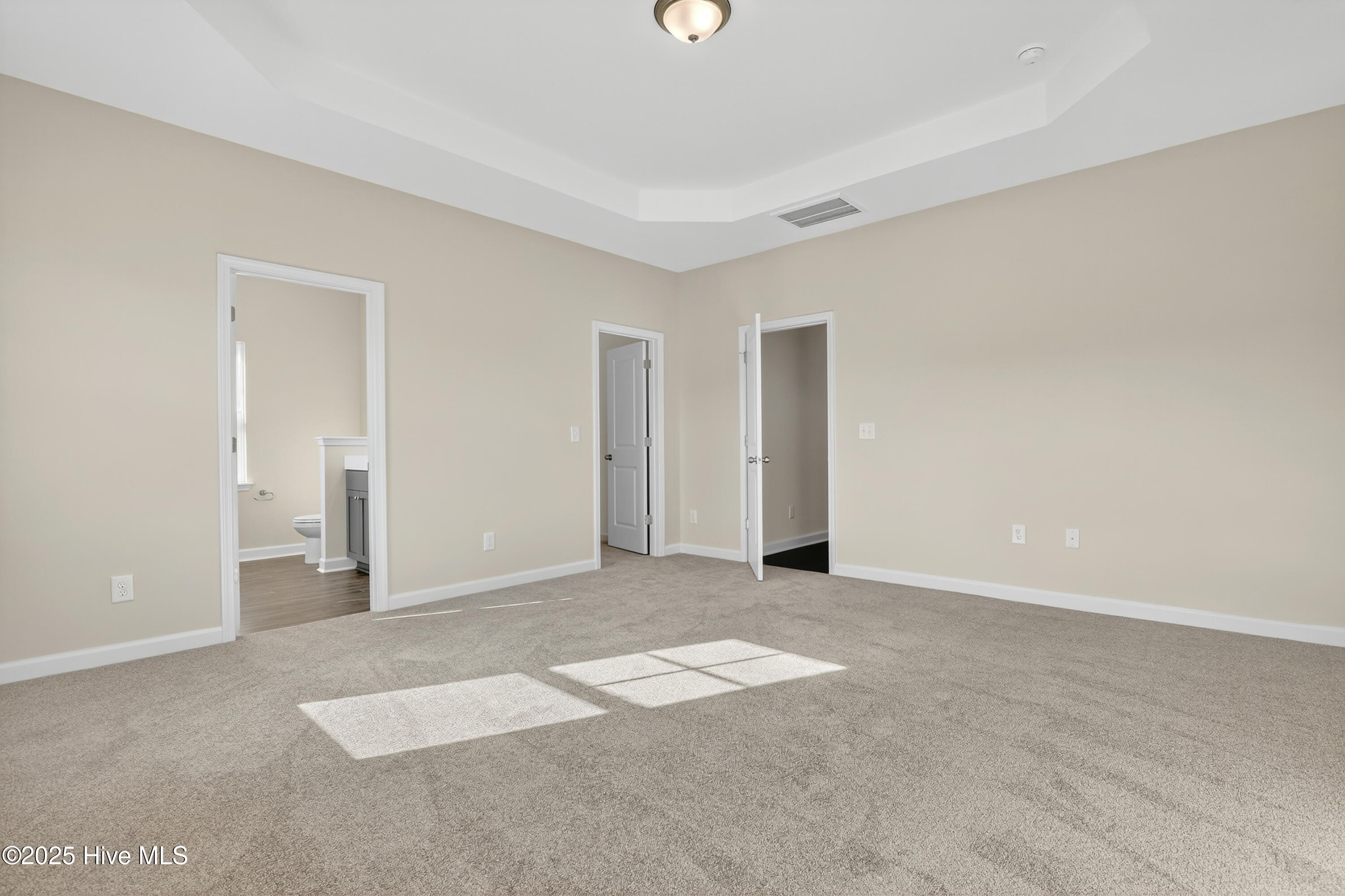 100505090 | Photo 21