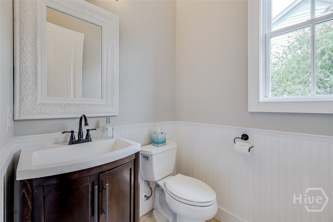 Guest 1/2 Bath